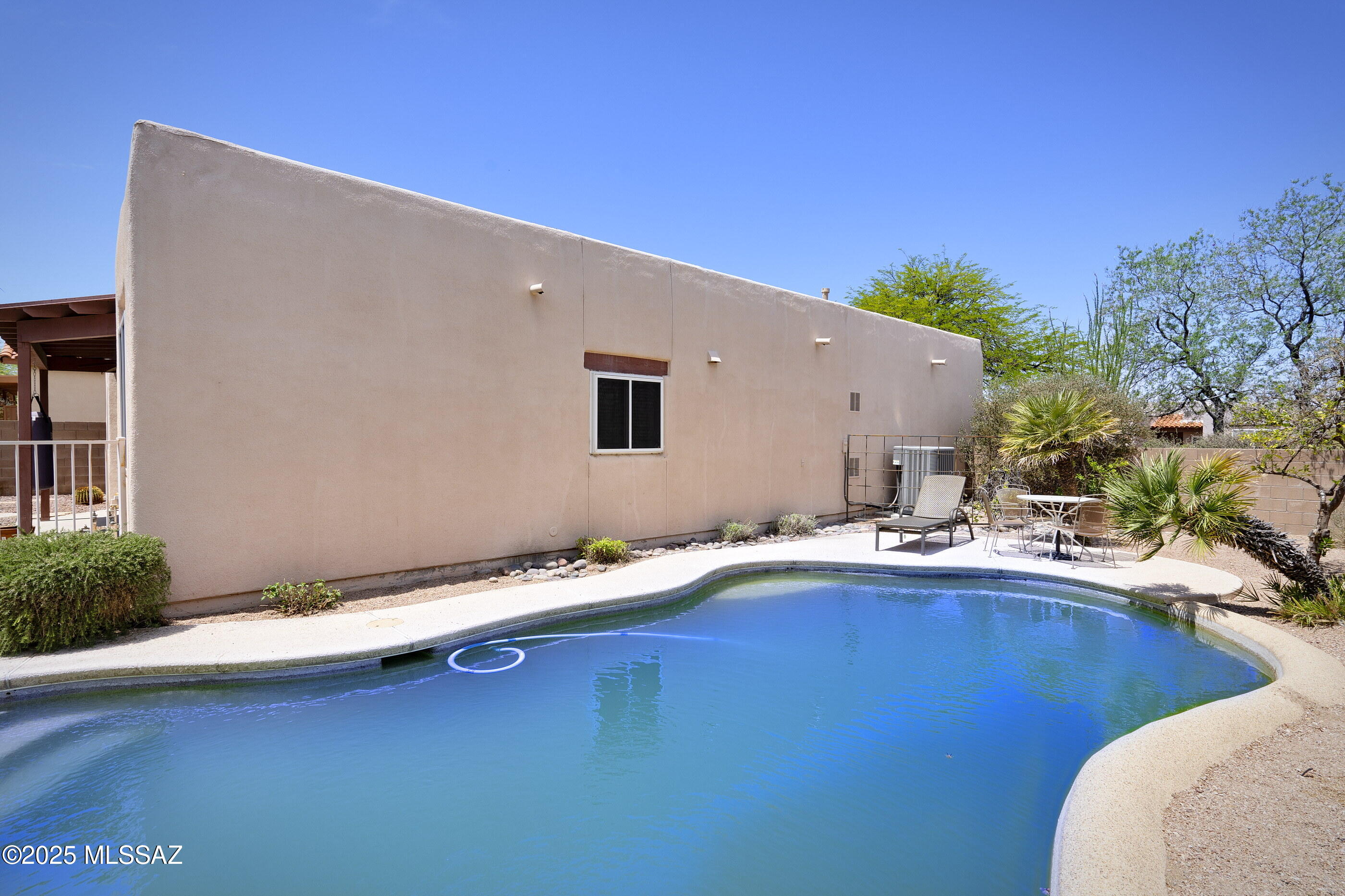 730 N Northern Vista Place