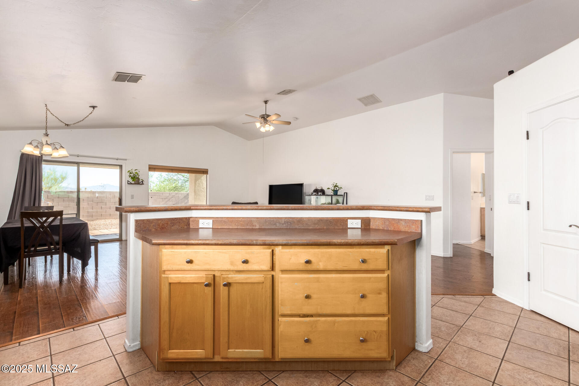 10492 E Rose Hill Street