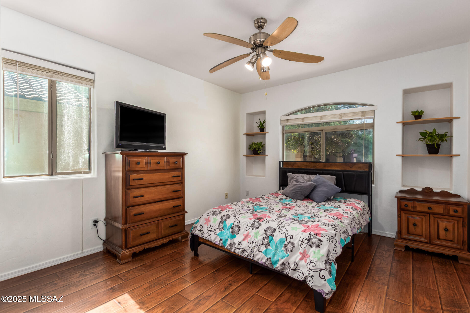 10492 E Rose Hill Street