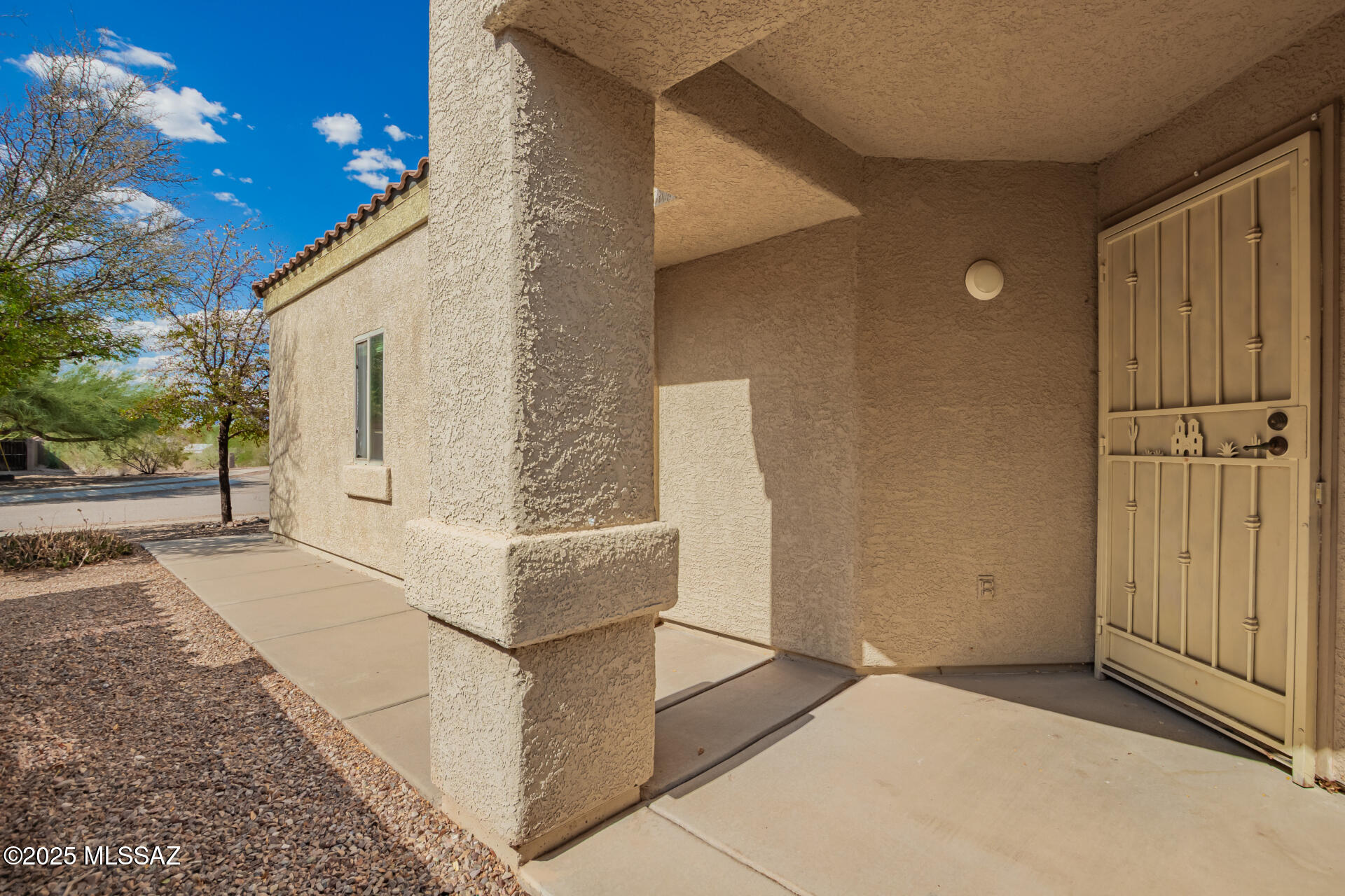 10492 E Rose Hill Street