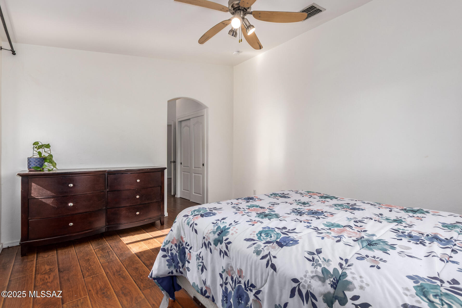 10492 E Rose Hill Street