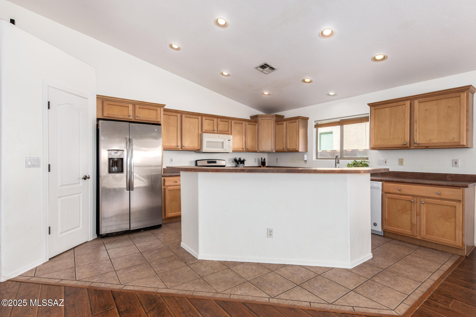 10492 E Rose Hill Street