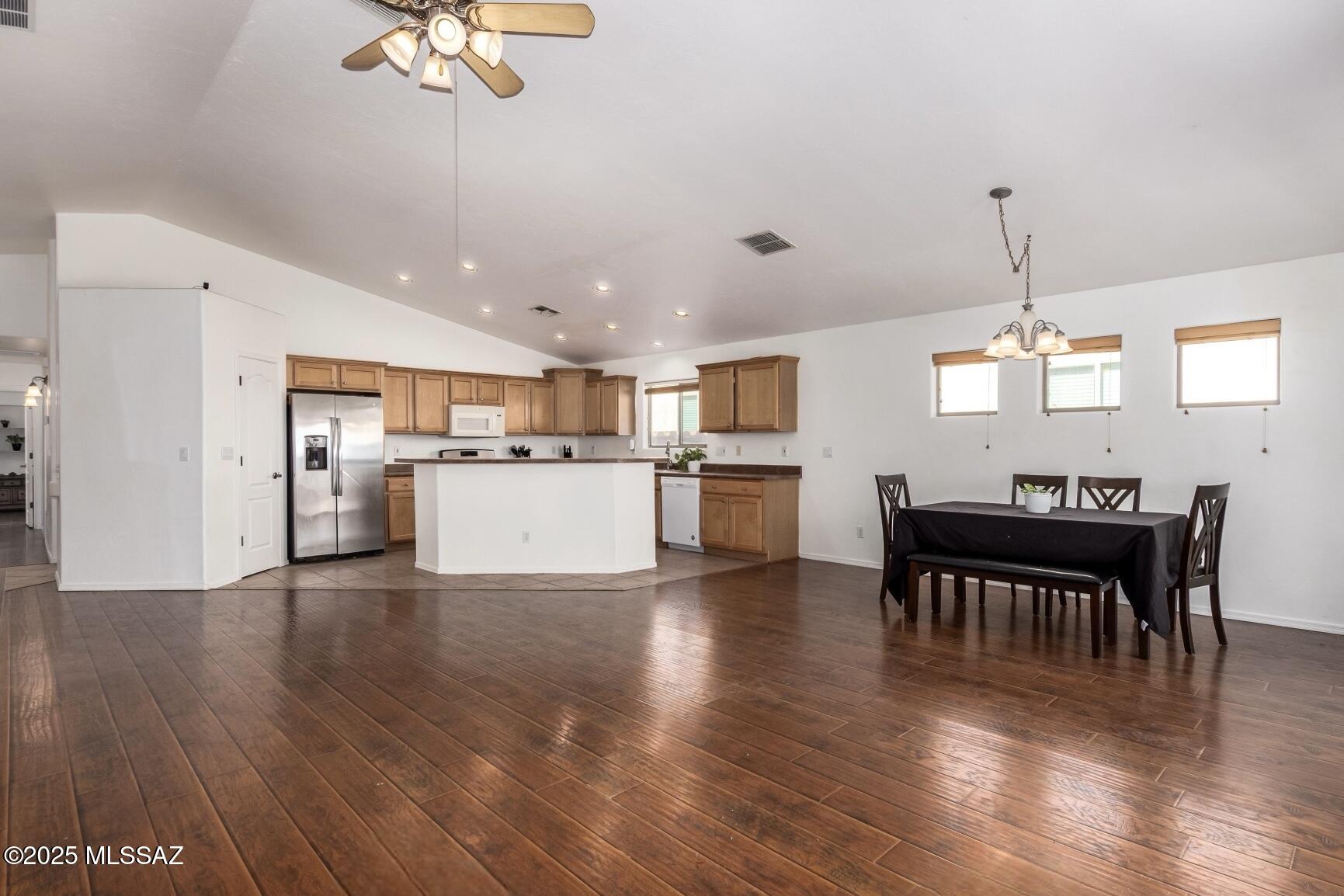 10492 E Rose Hill Street