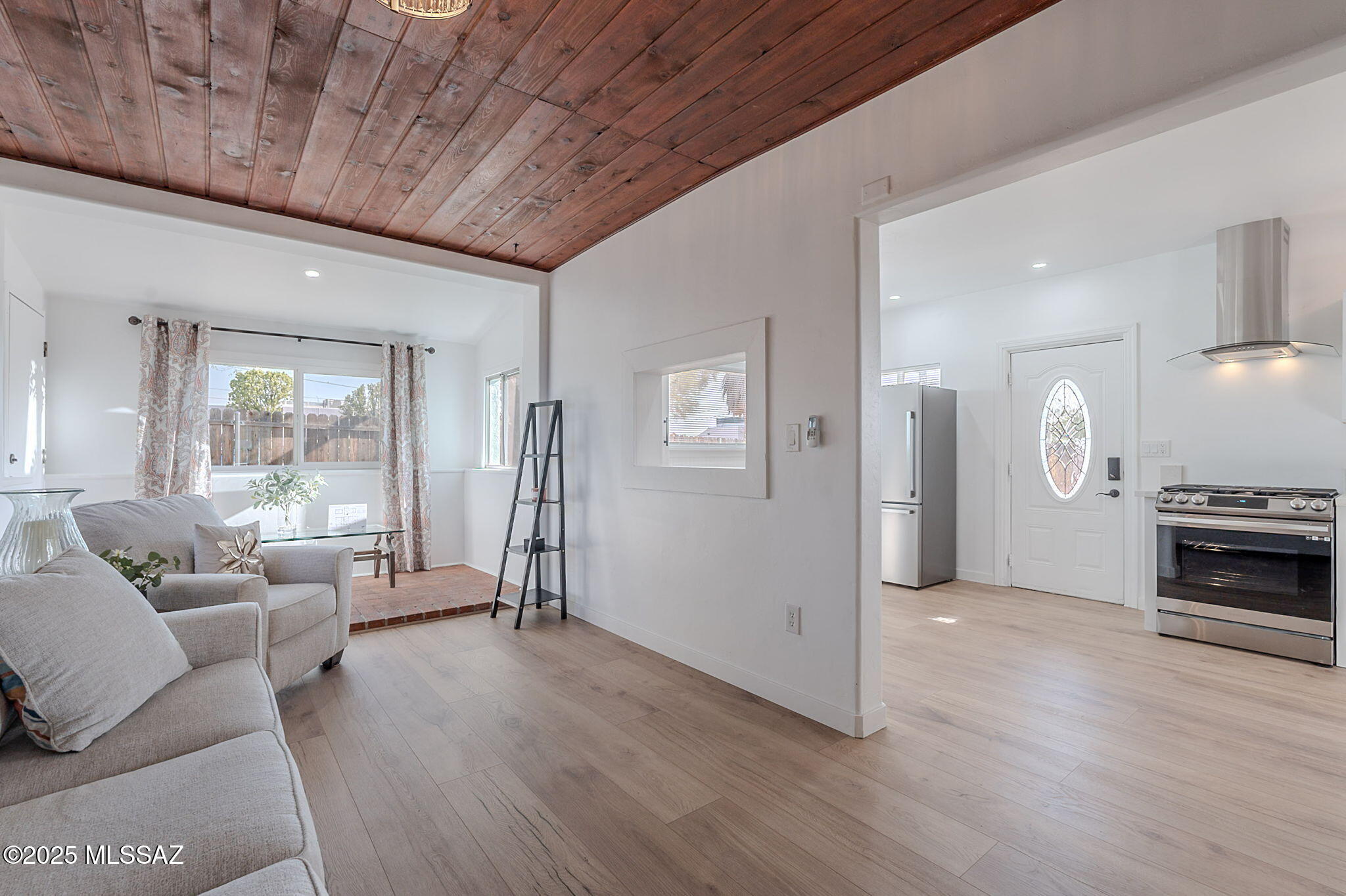 4038 E Bellevue Street