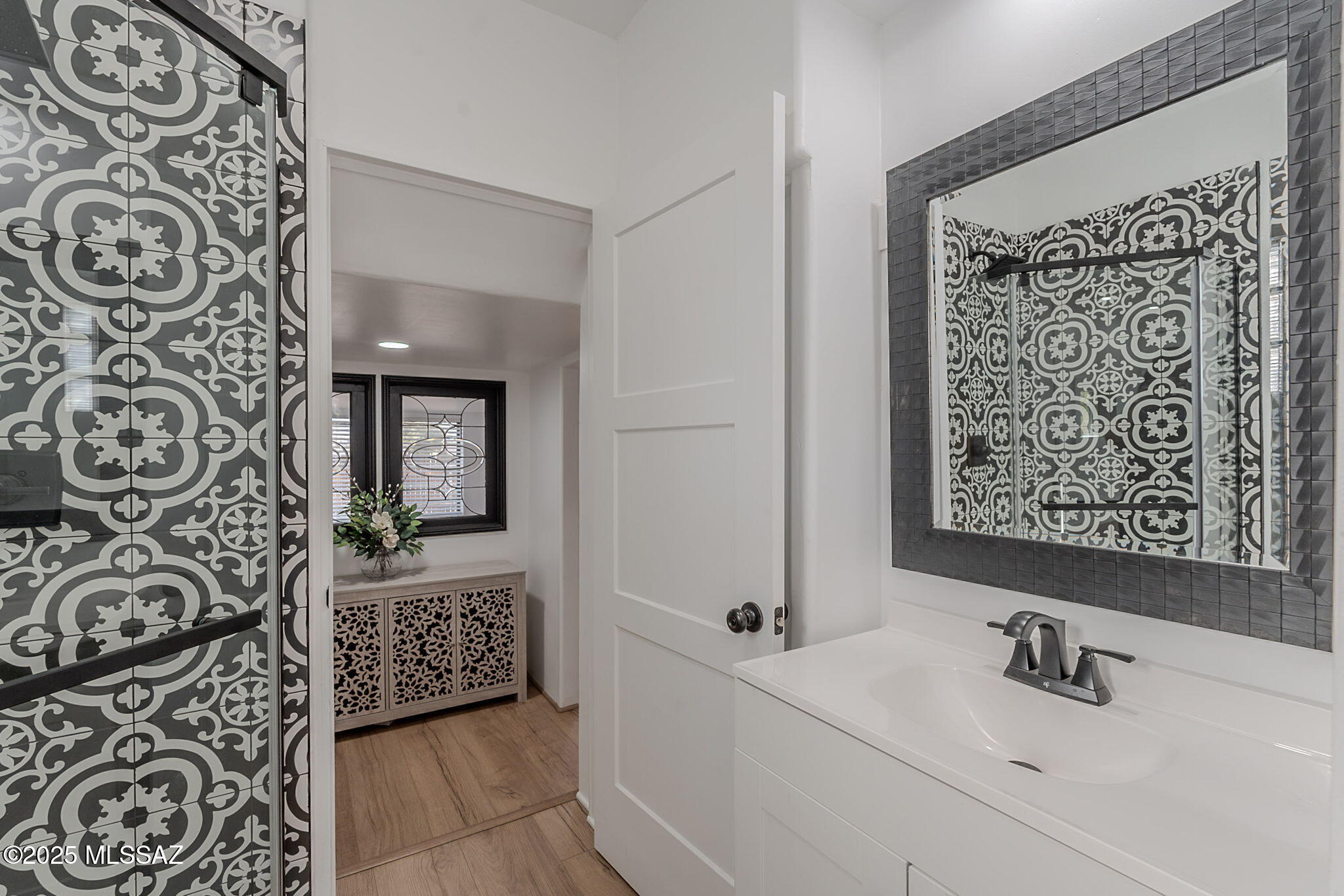 4038 E Bellevue Street