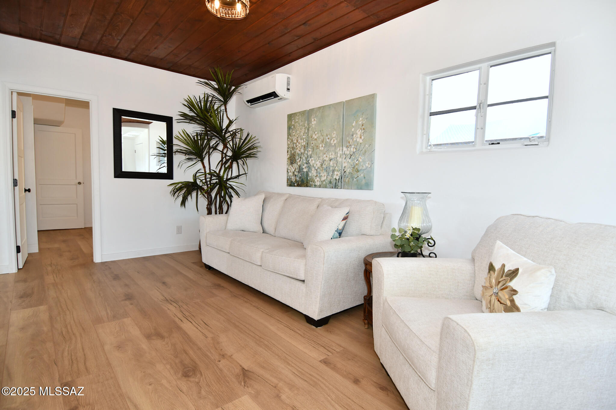 4038 E Bellevue Street