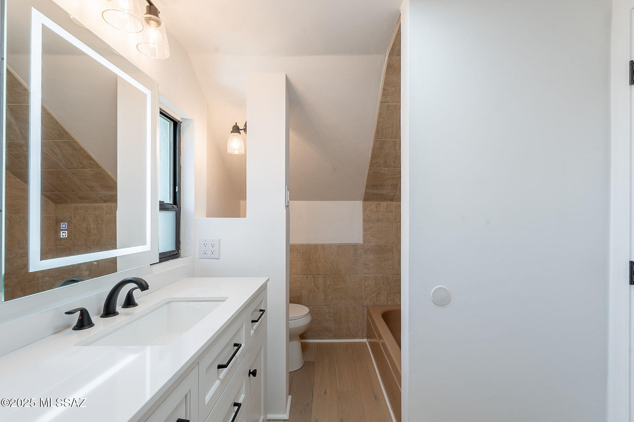 4038 E Bellevue Street