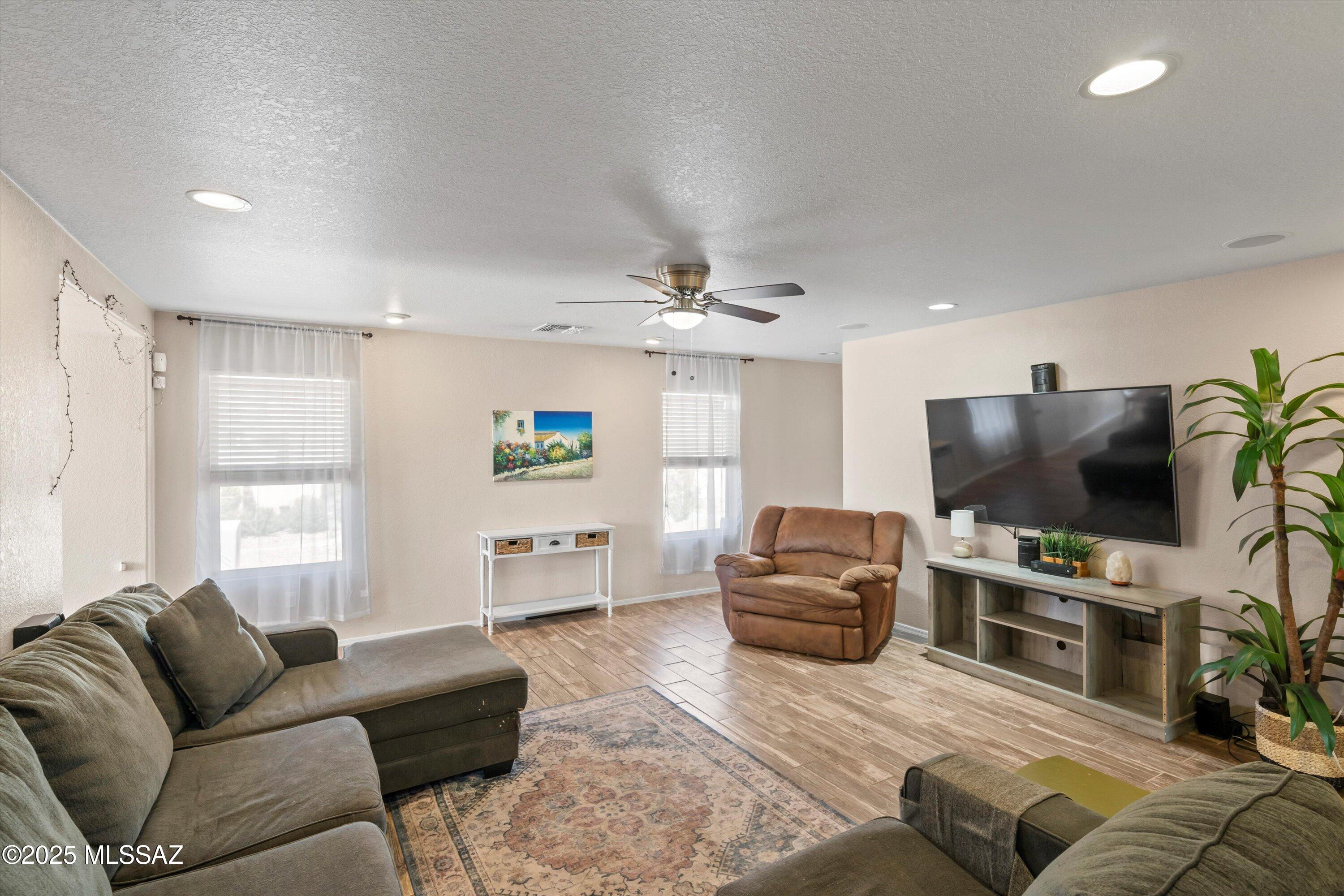 784 W Paseo Celestial