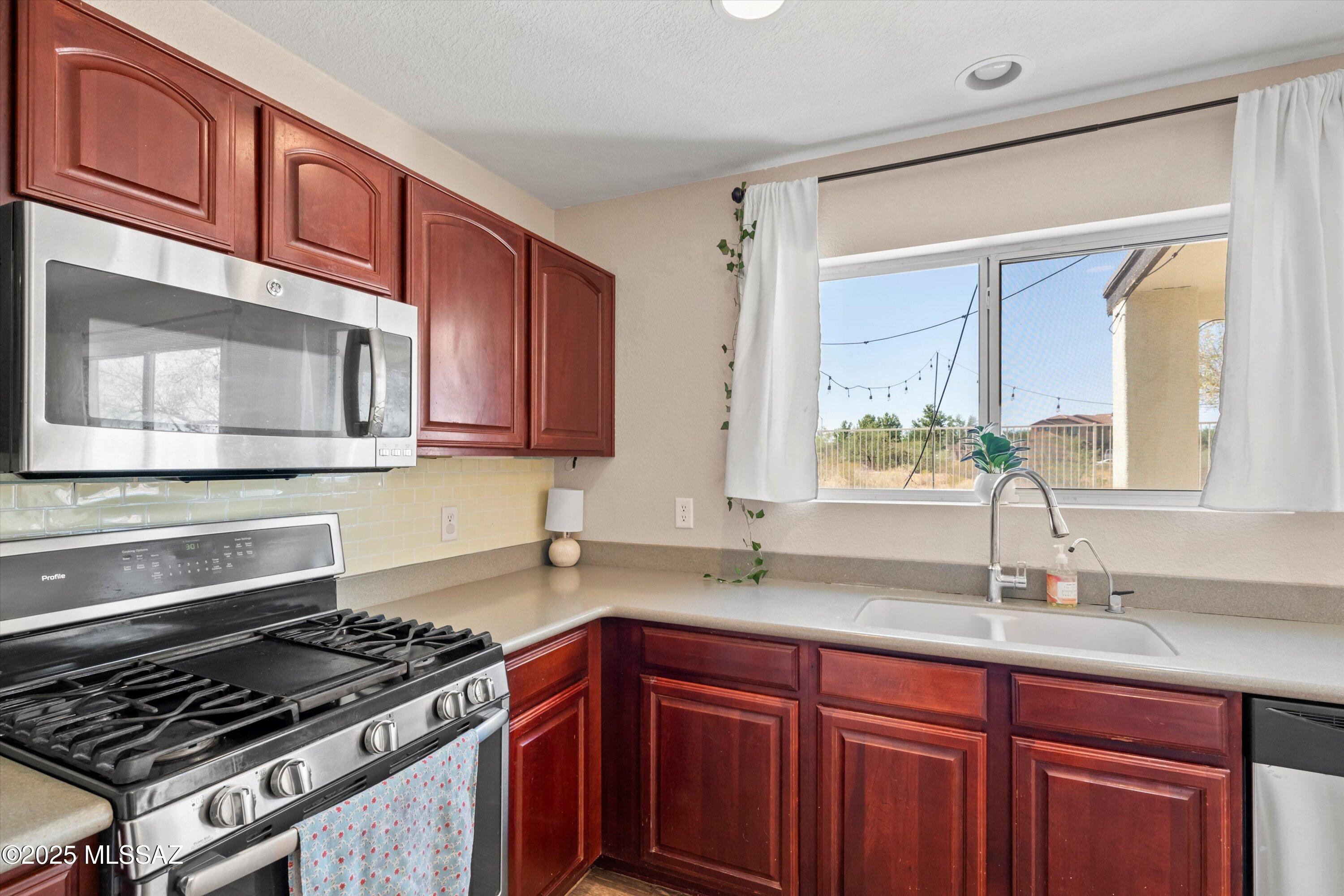 784 W Paseo Celestial