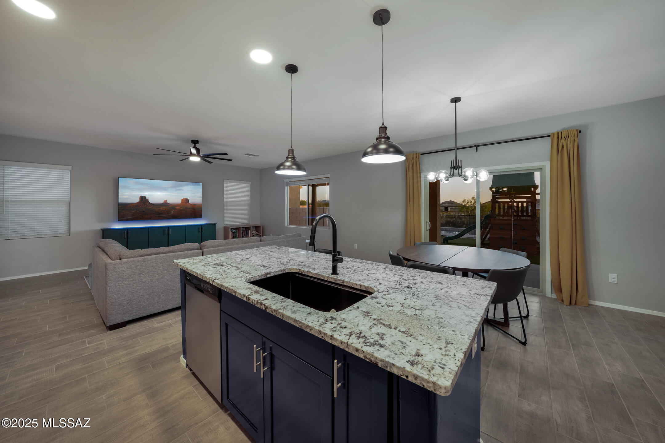 10544 S Avenida Lago De Plata