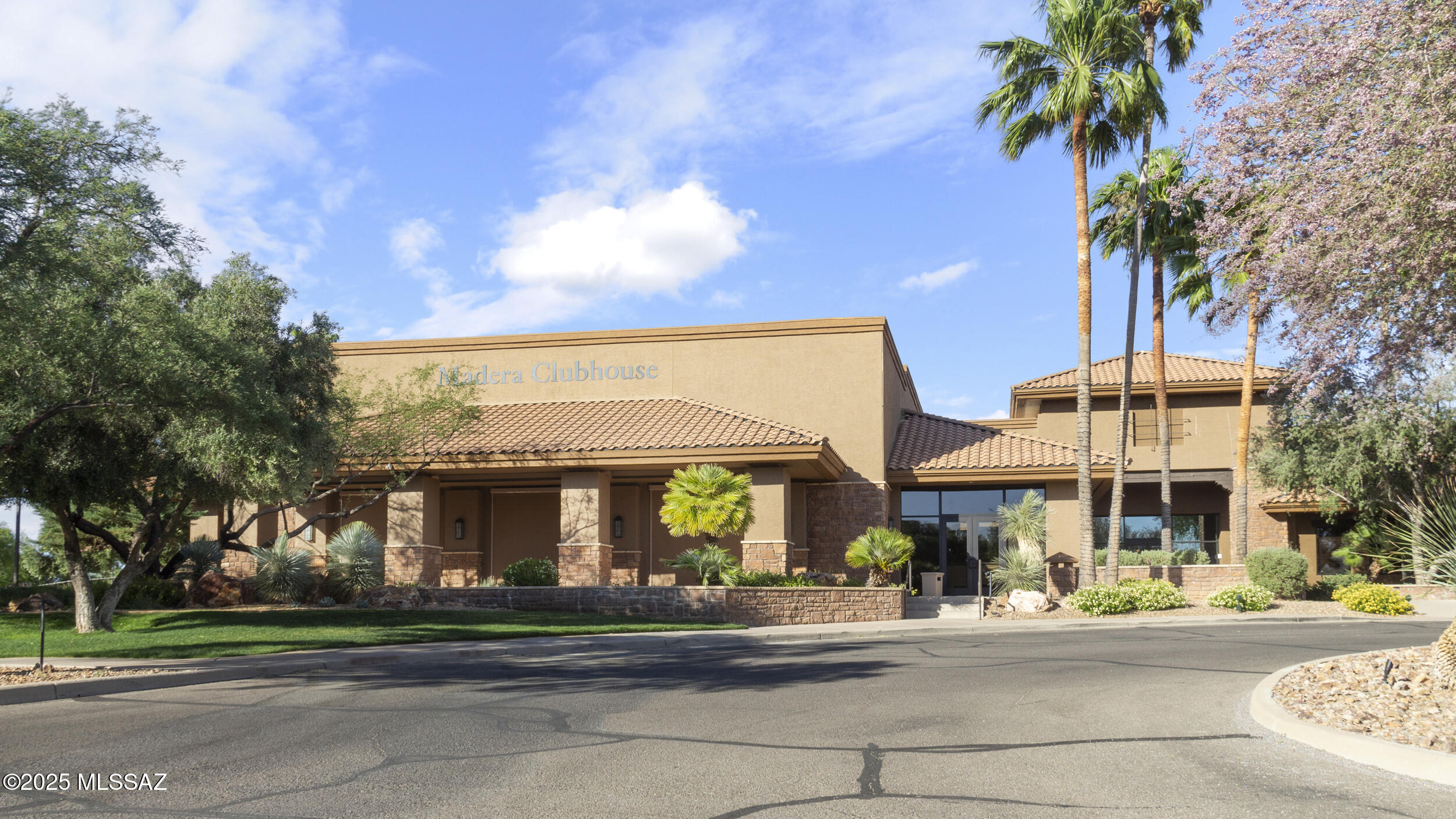 1417 E Claystone Drive