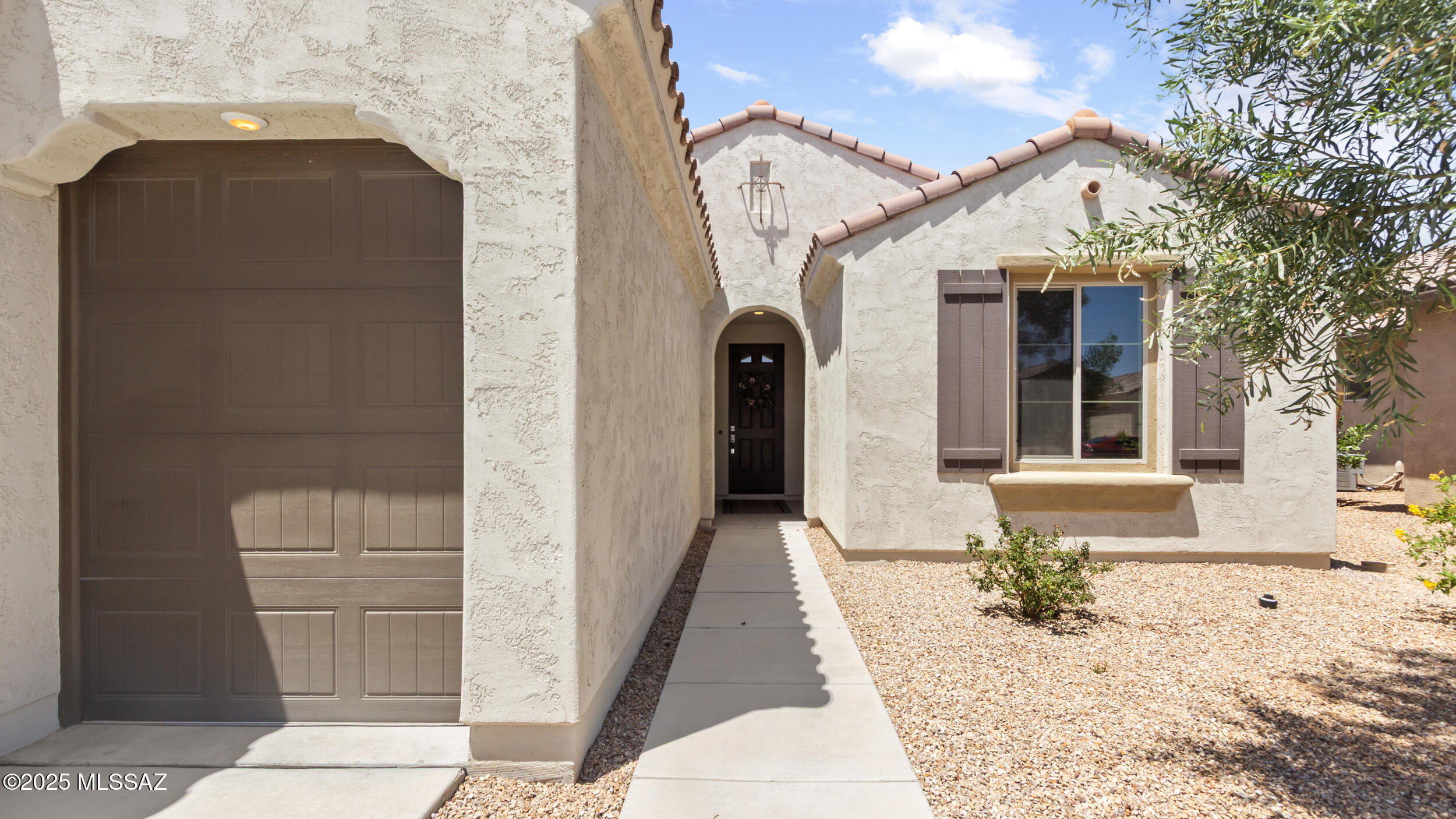 1417 E Claystone Drive