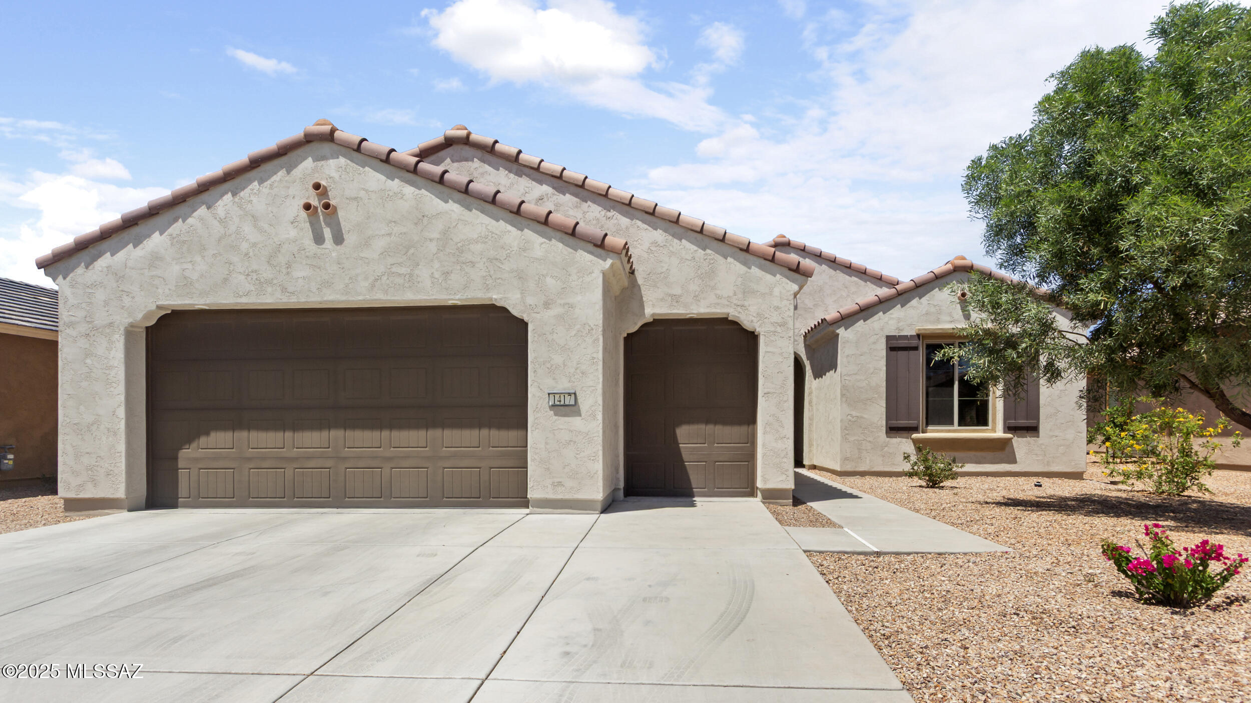 1417 E Claystone Drive
