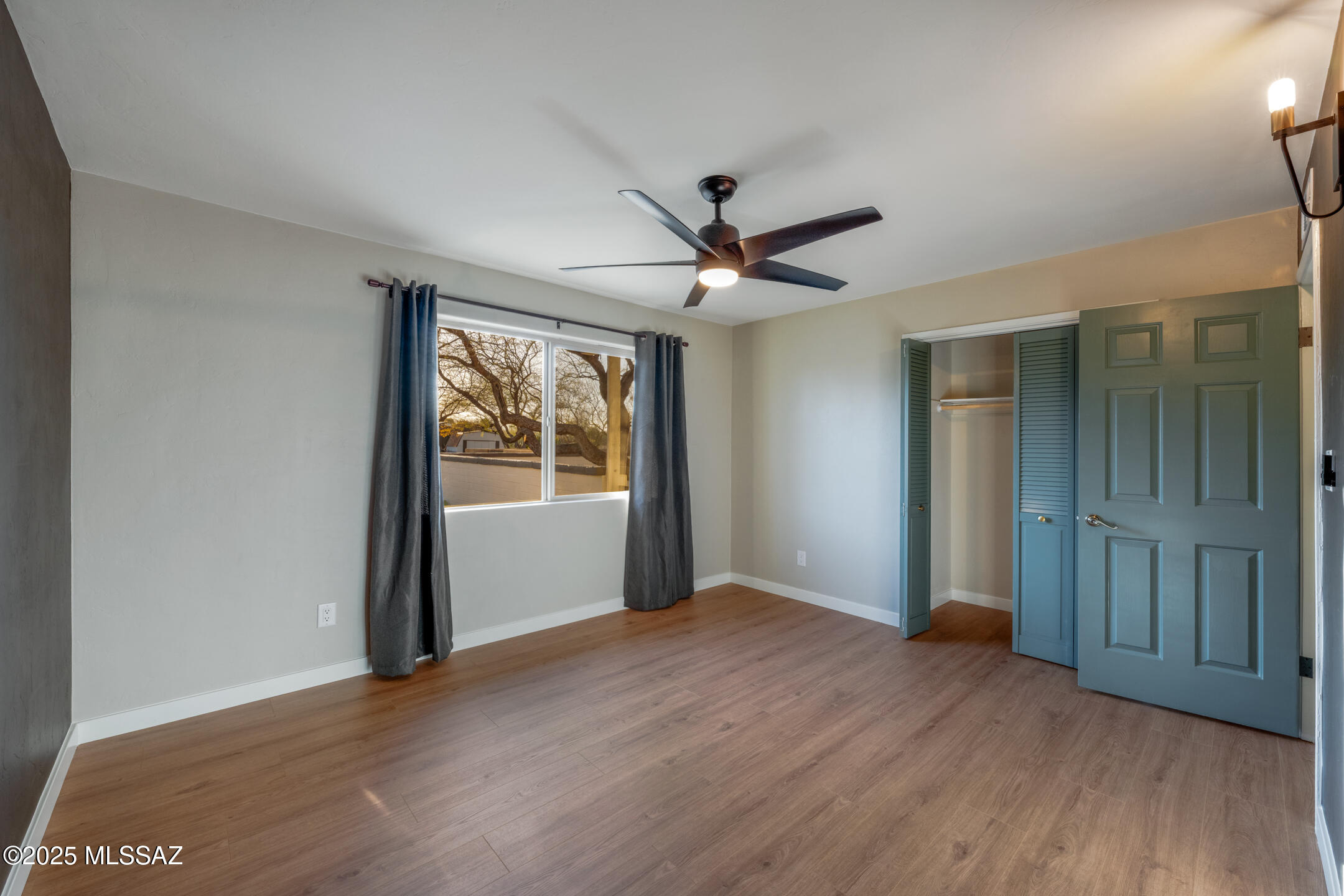 3339 N Calle Poco