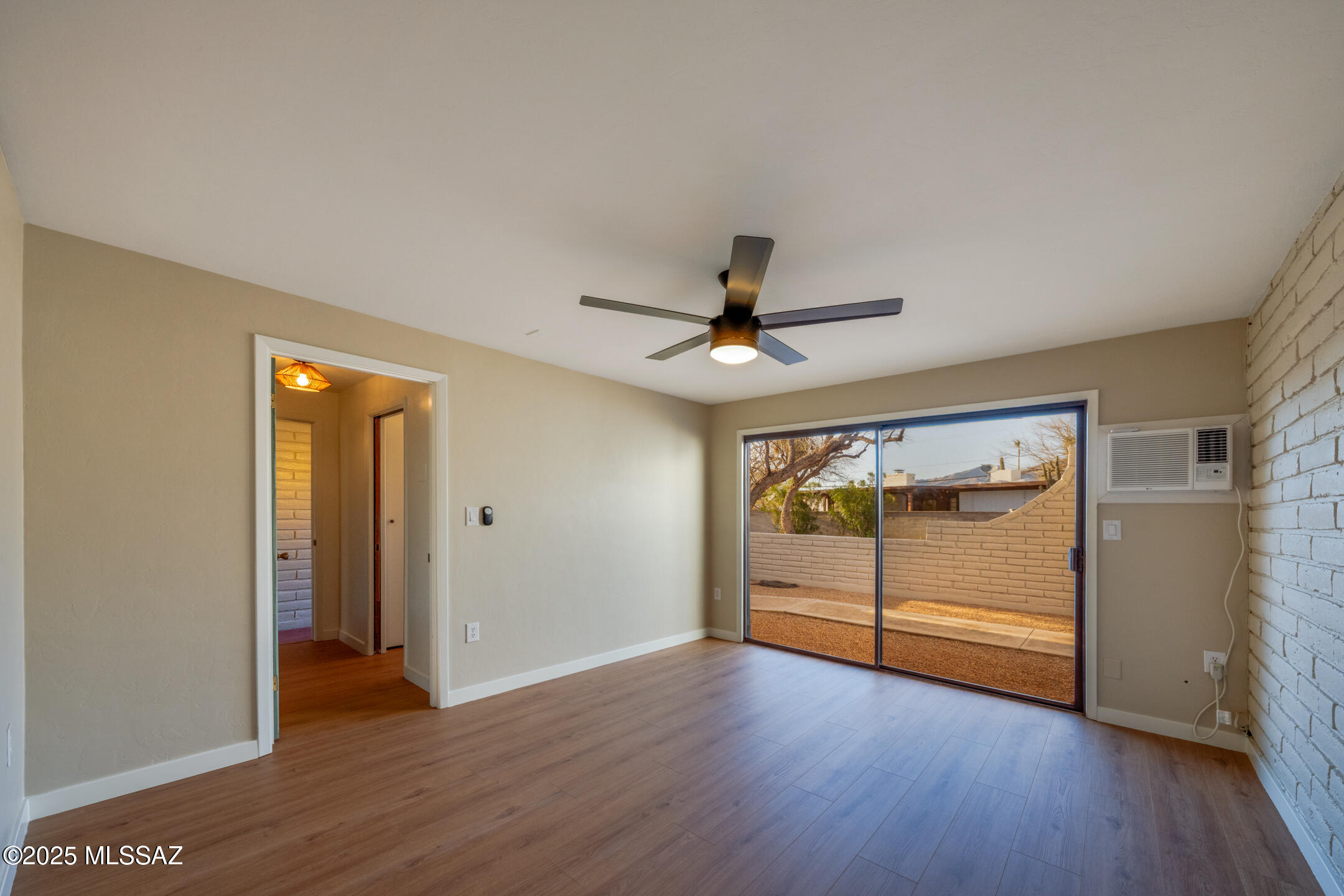 3339 N Calle Poco