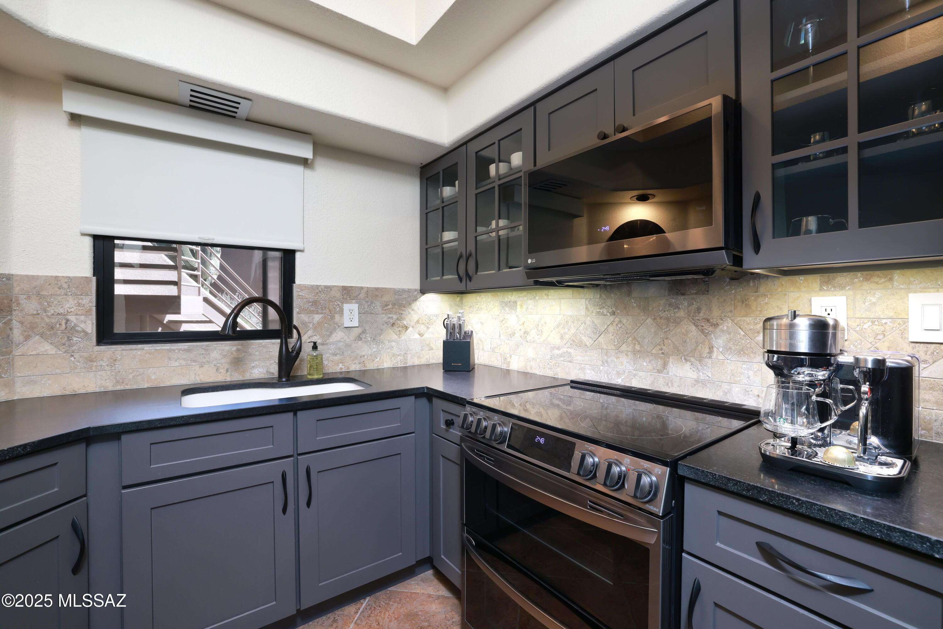 6655 N Canyon Crest Drive NE Unit: # 22103