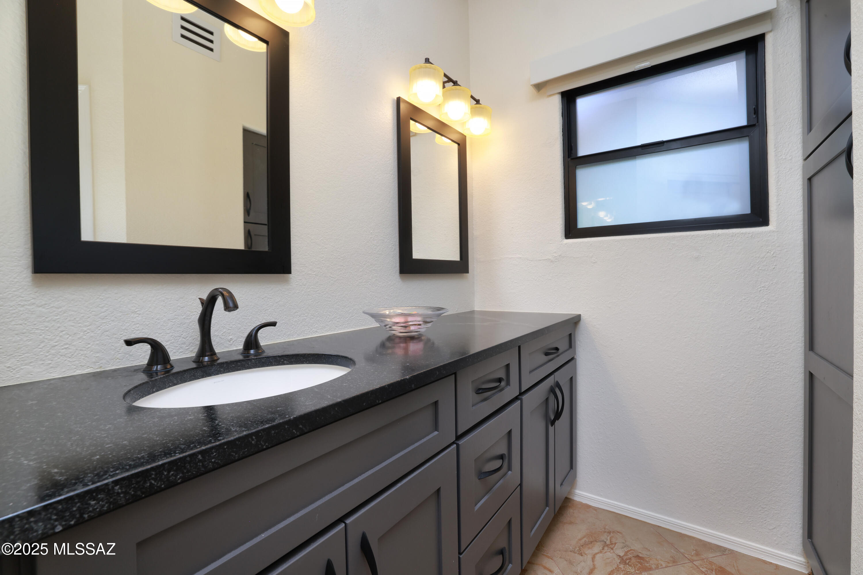 6655 N Canyon Crest Drive NE Unit: # 22103