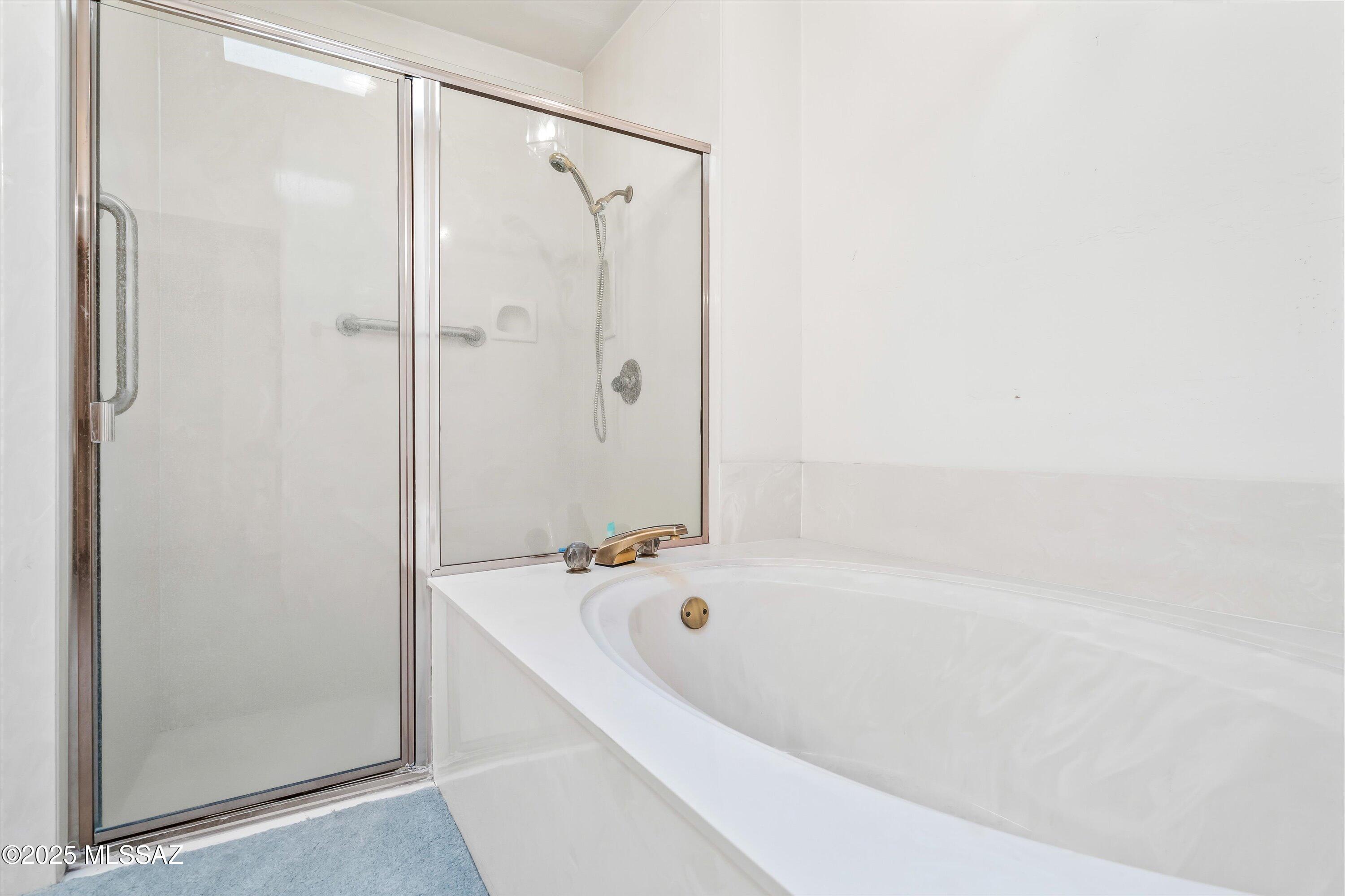 9231 E Lakeside Court