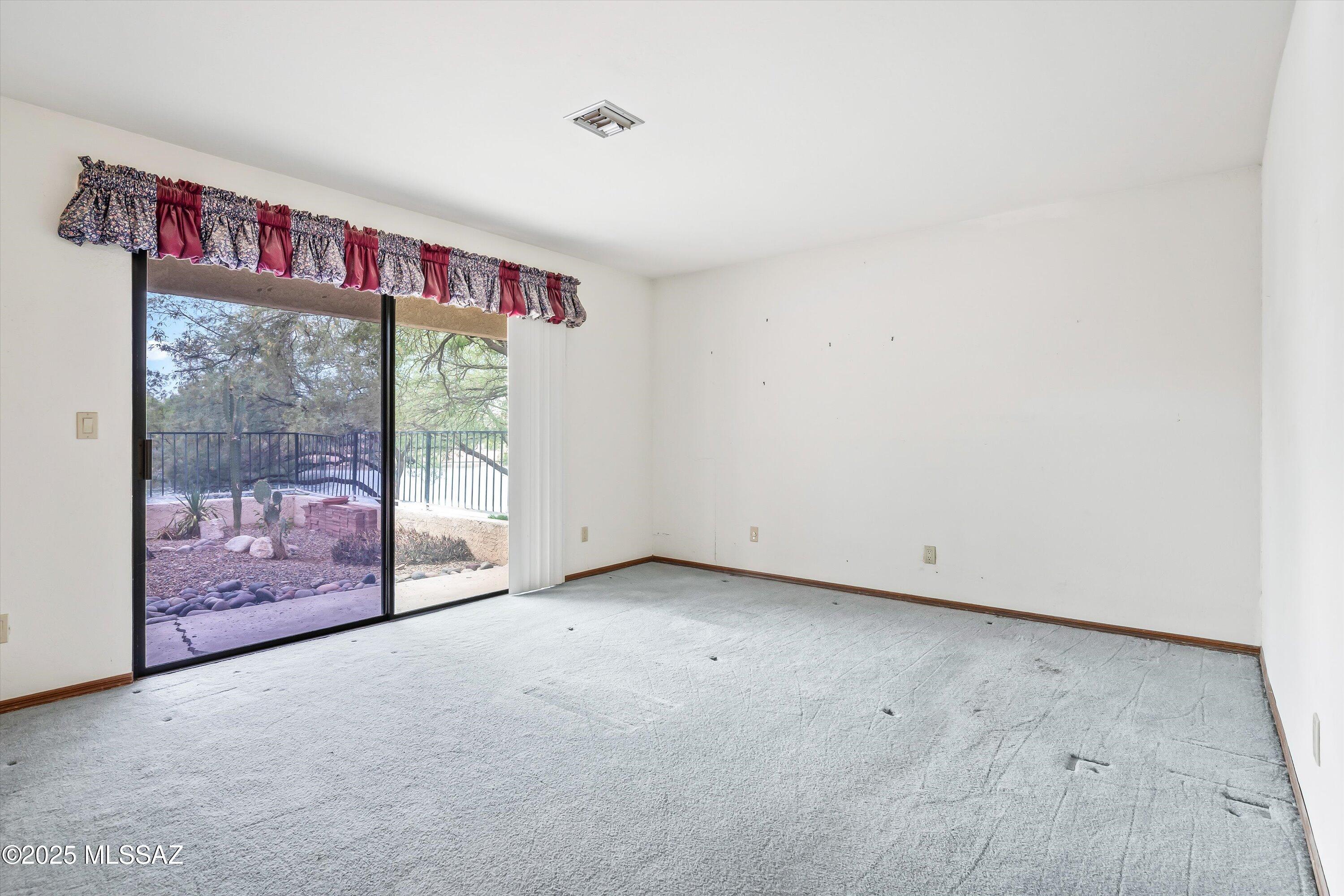 9231 E Lakeside Court