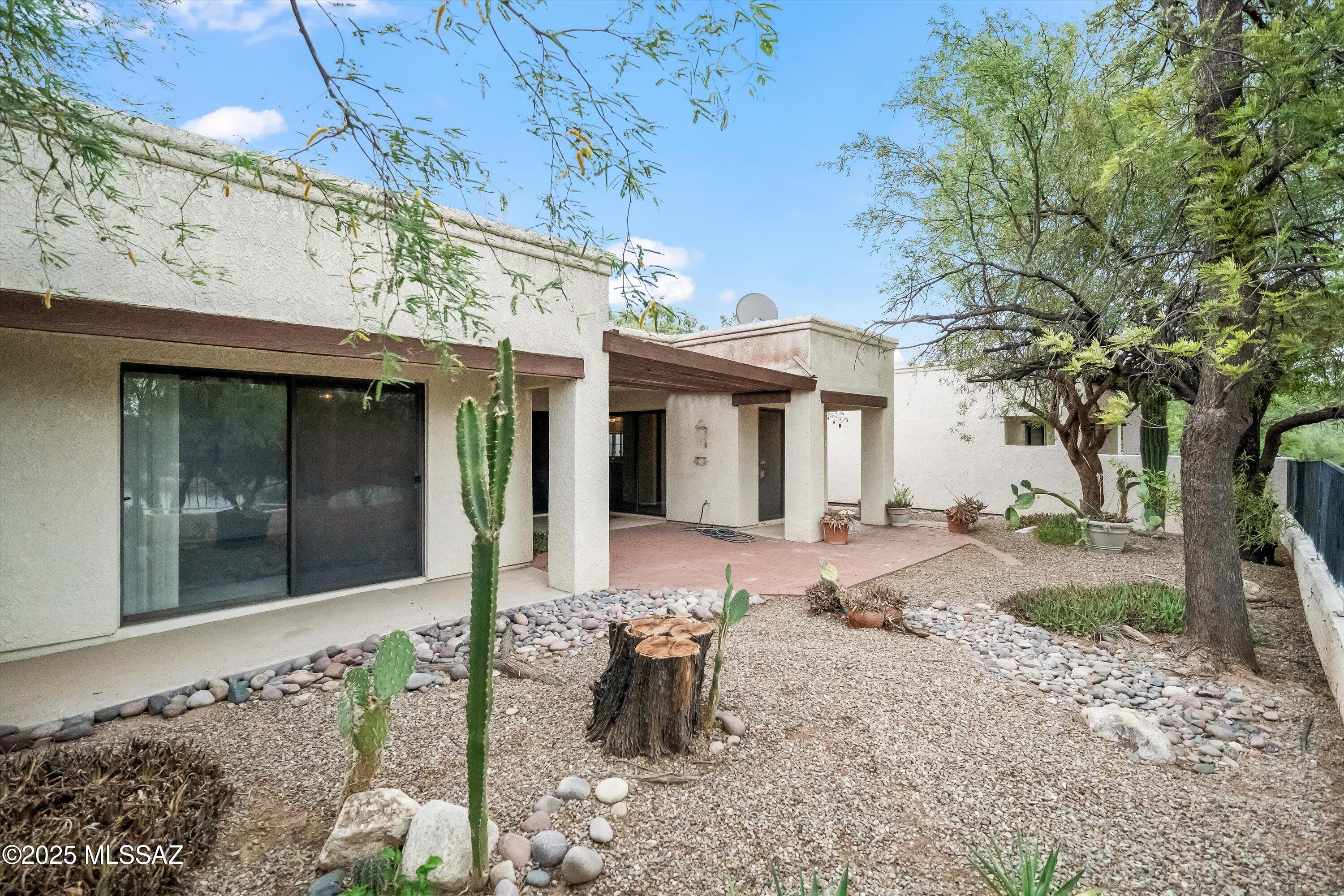 9231 E Lakeside Court