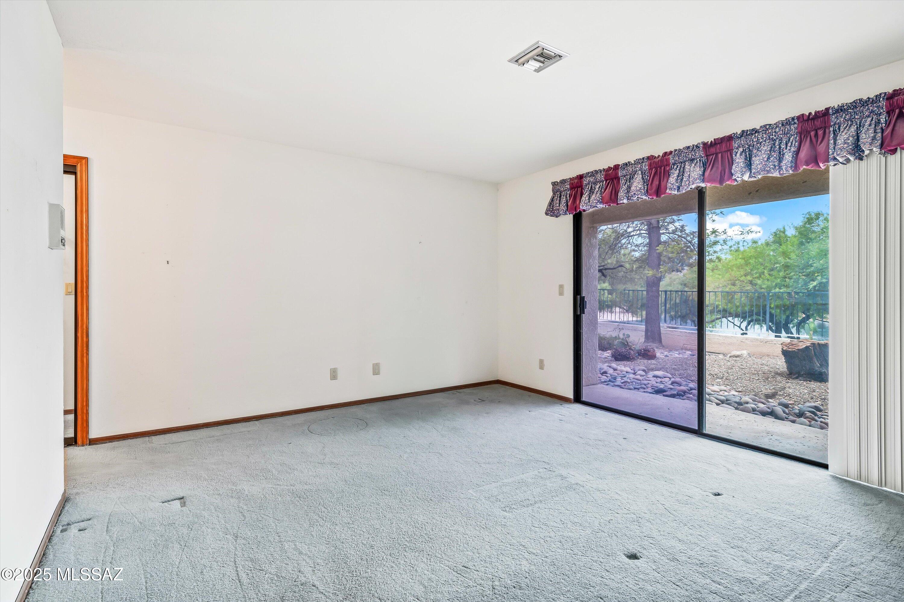 9231 E Lakeside Court