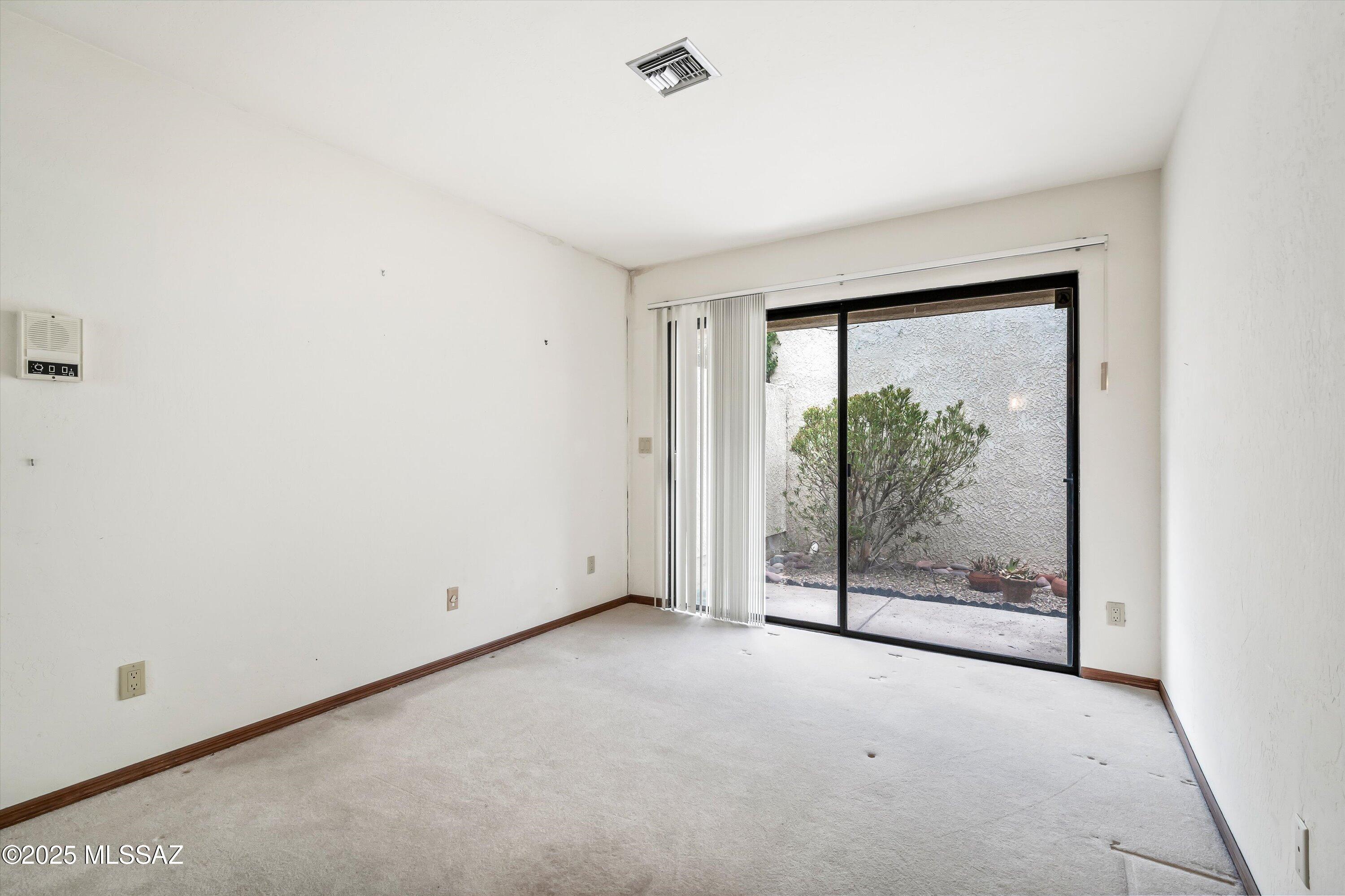 9231 E Lakeside Court