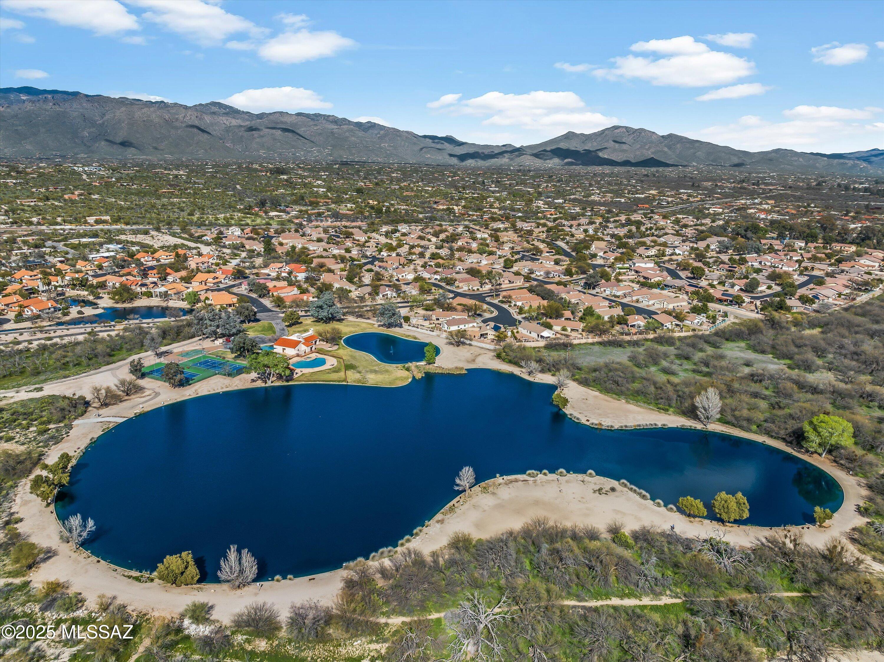 9231 E Lakeside Court