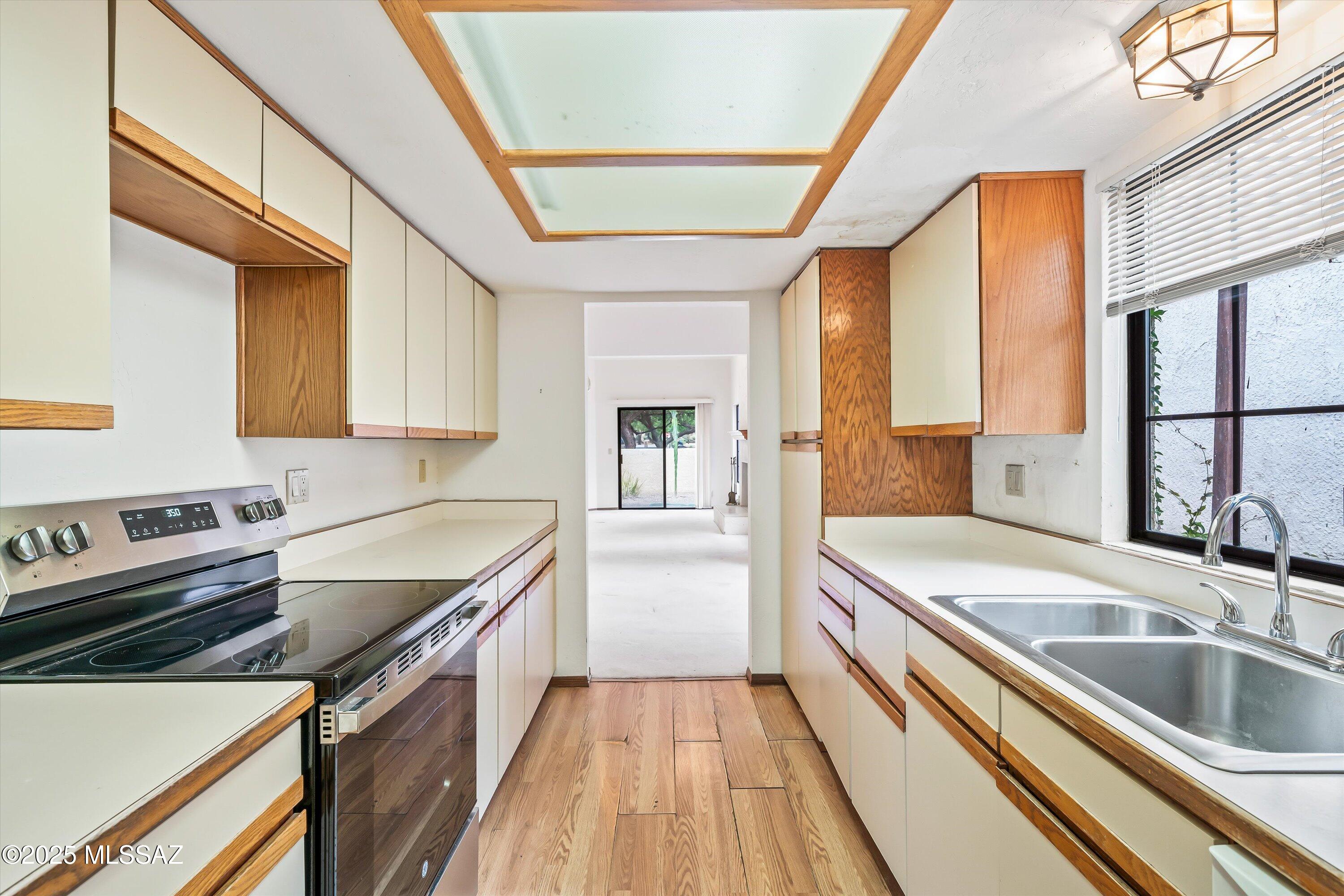 9231 E Lakeside Court