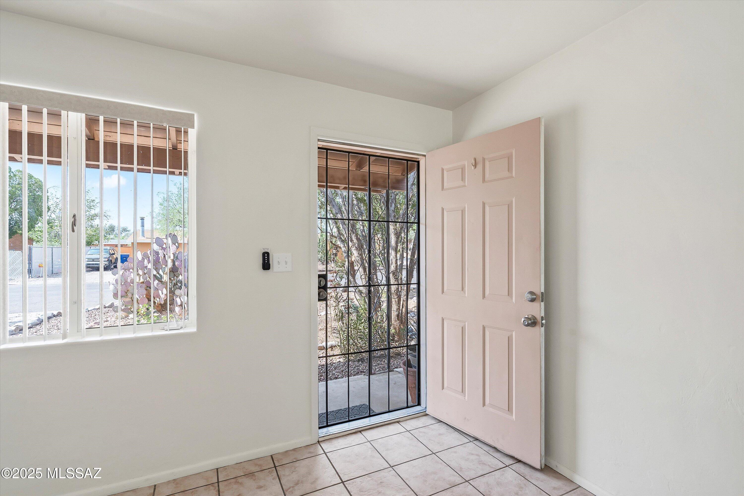 3501 E Edison Street