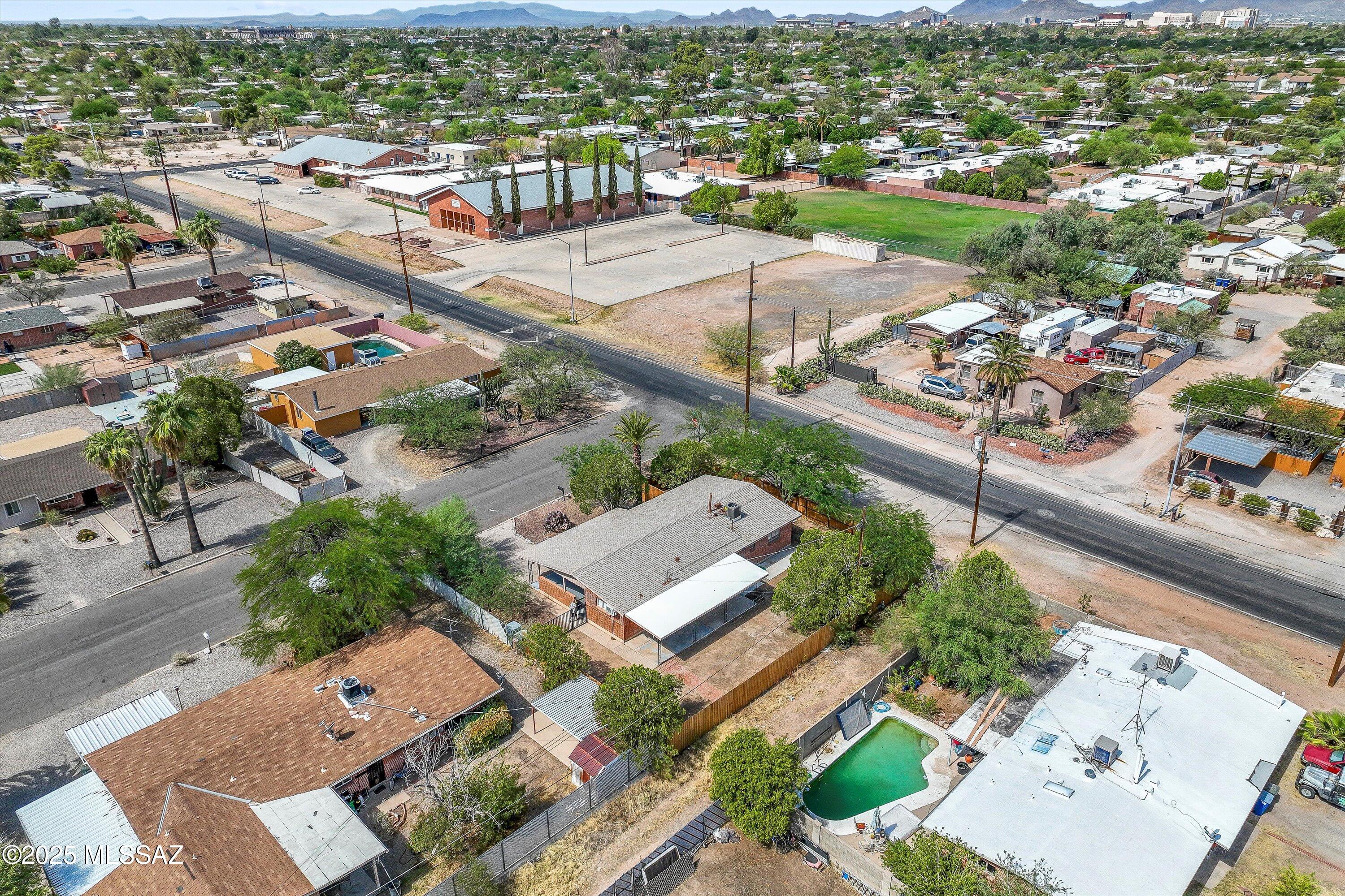 3501 E Edison Street