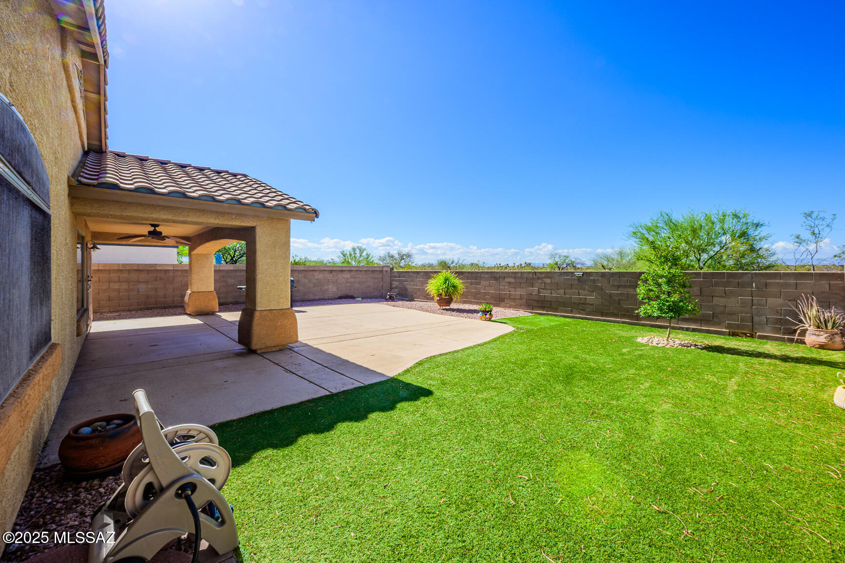 10462 E Rose Hill Street