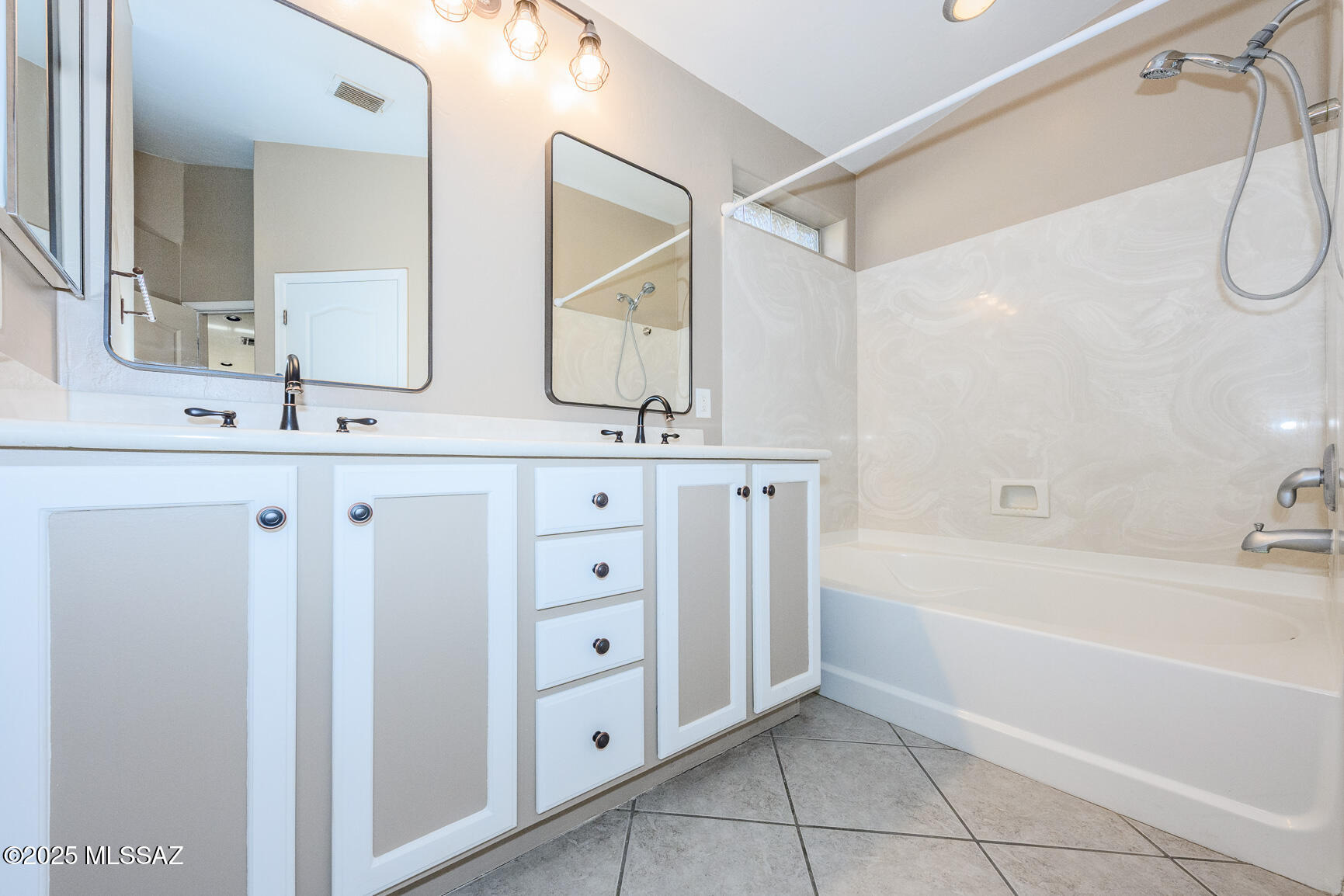 10462 E Rose Hill Street