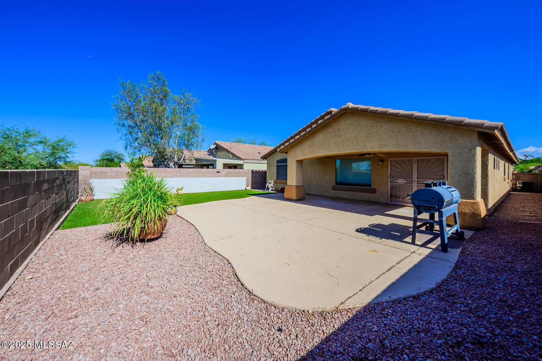 10462 E Rose Hill Street