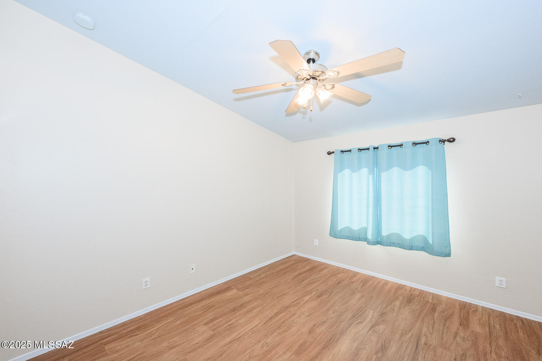 10462 E Rose Hill Street