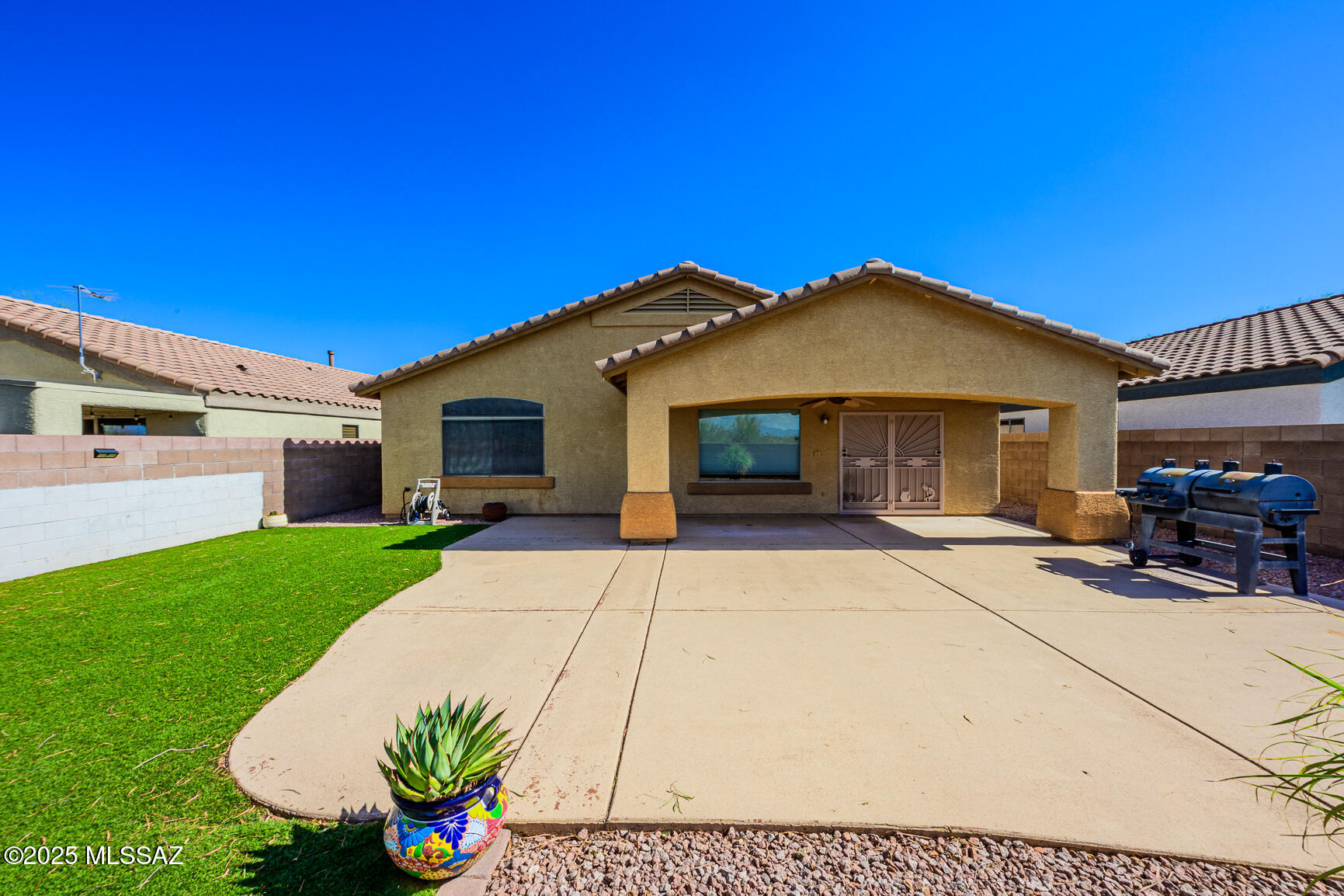 10462 E Rose Hill Street