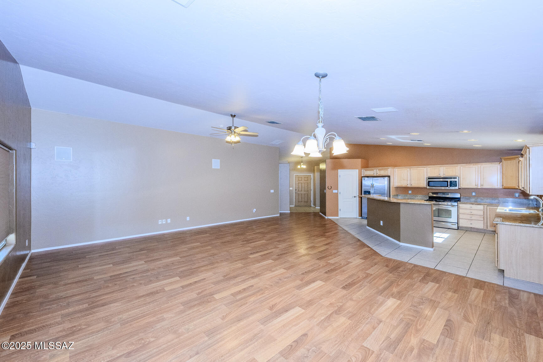 10462 E Rose Hill Street