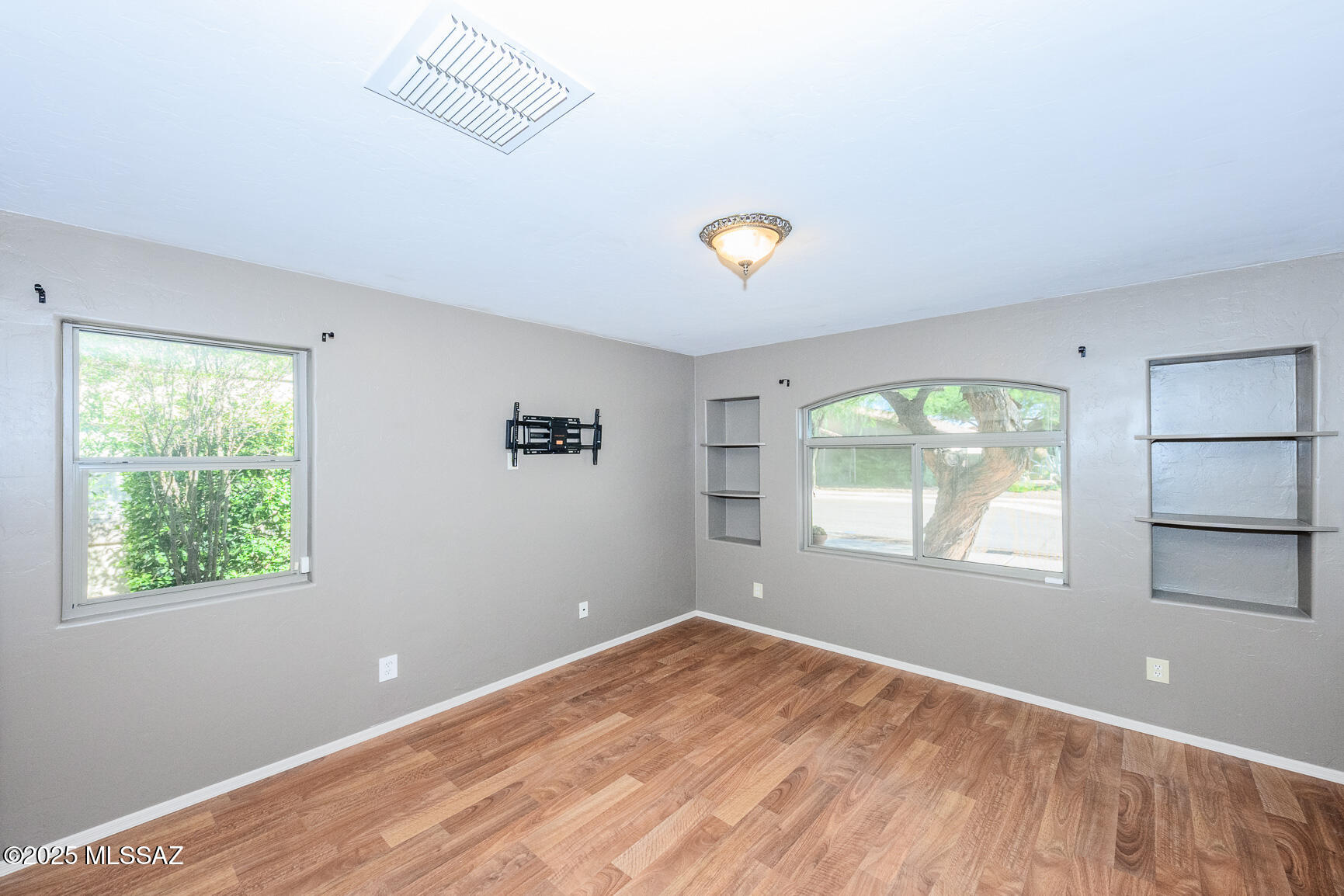 10462 E Rose Hill Street