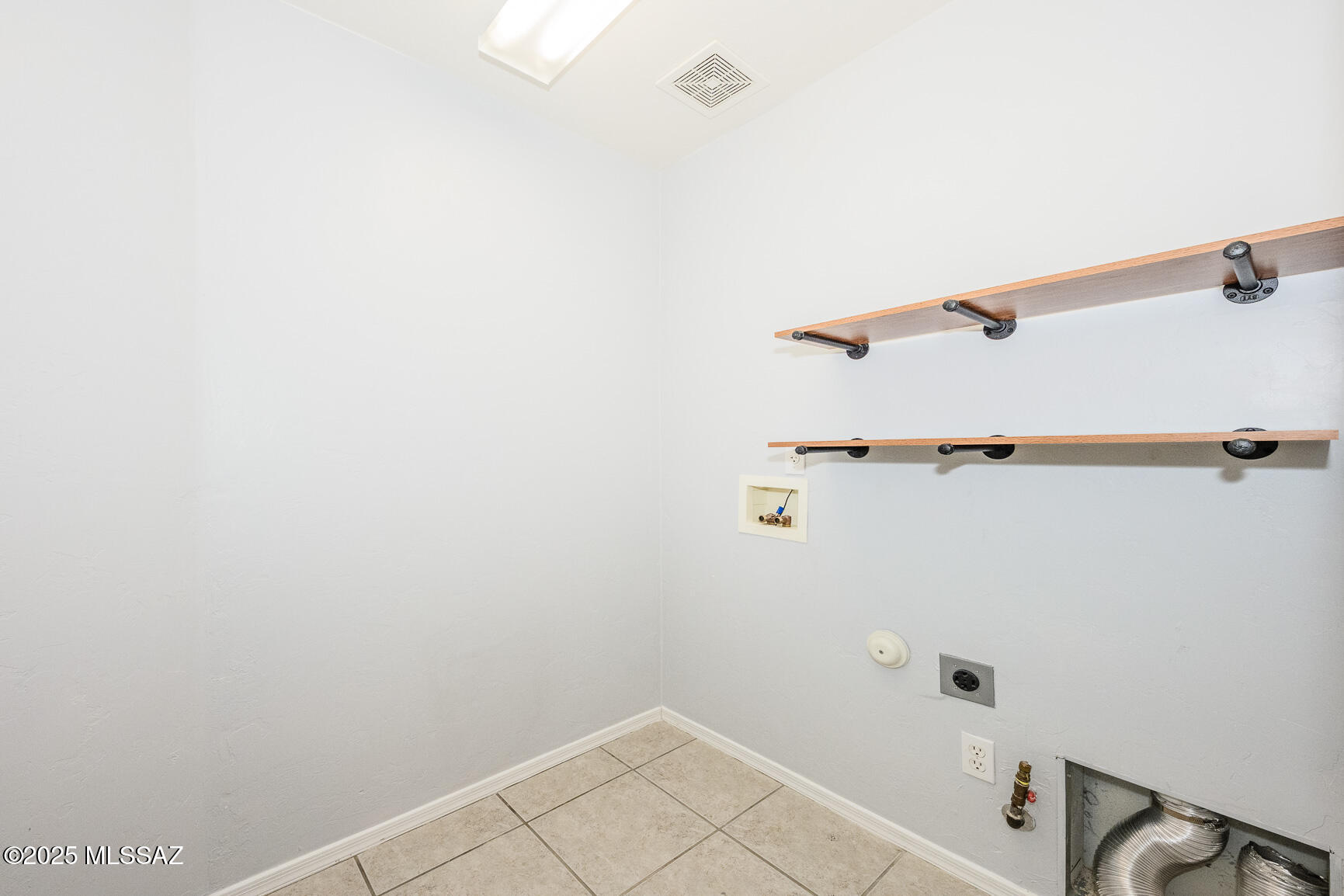 10462 E Rose Hill Street