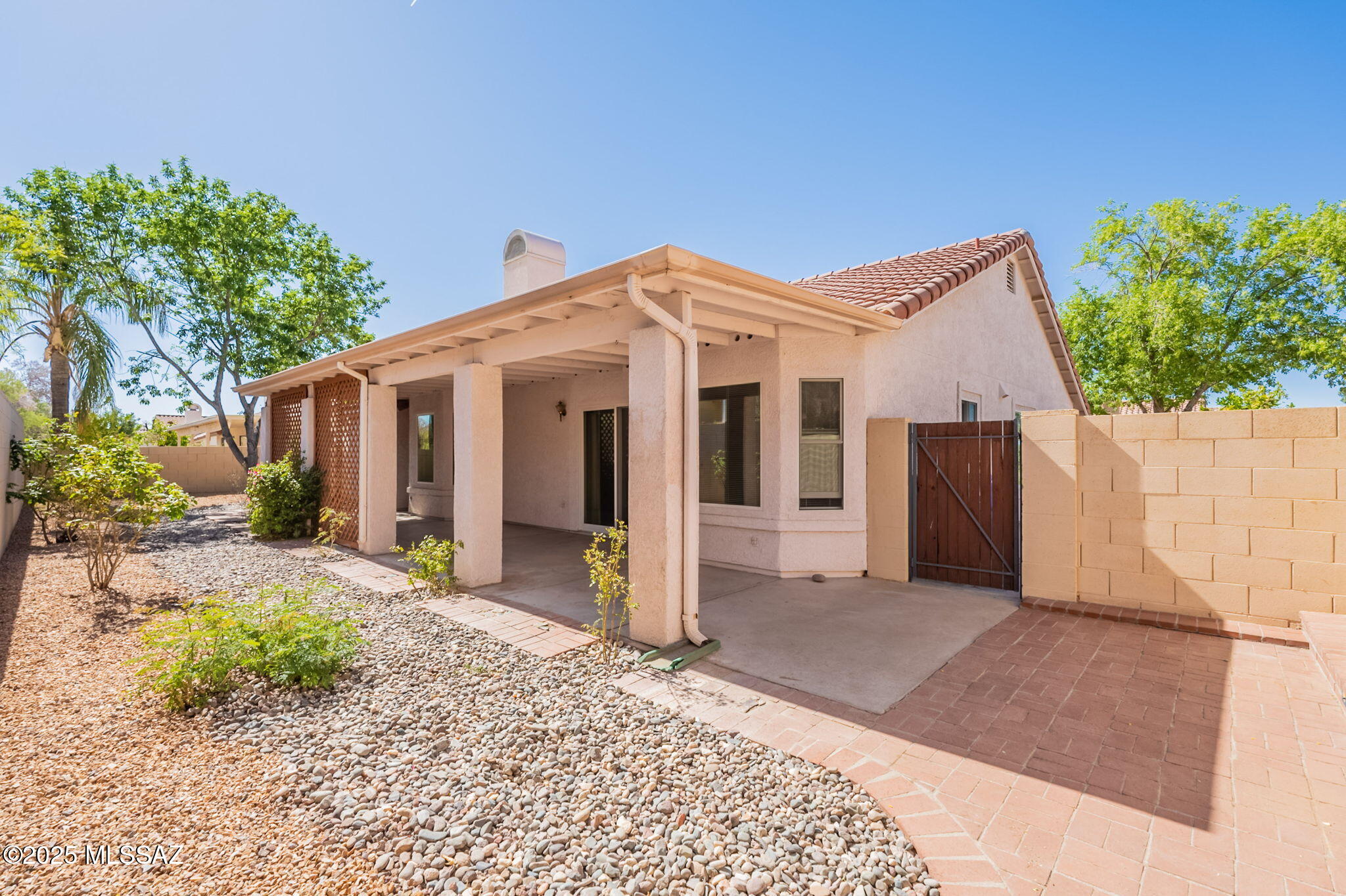 120 E Carolwood Drive