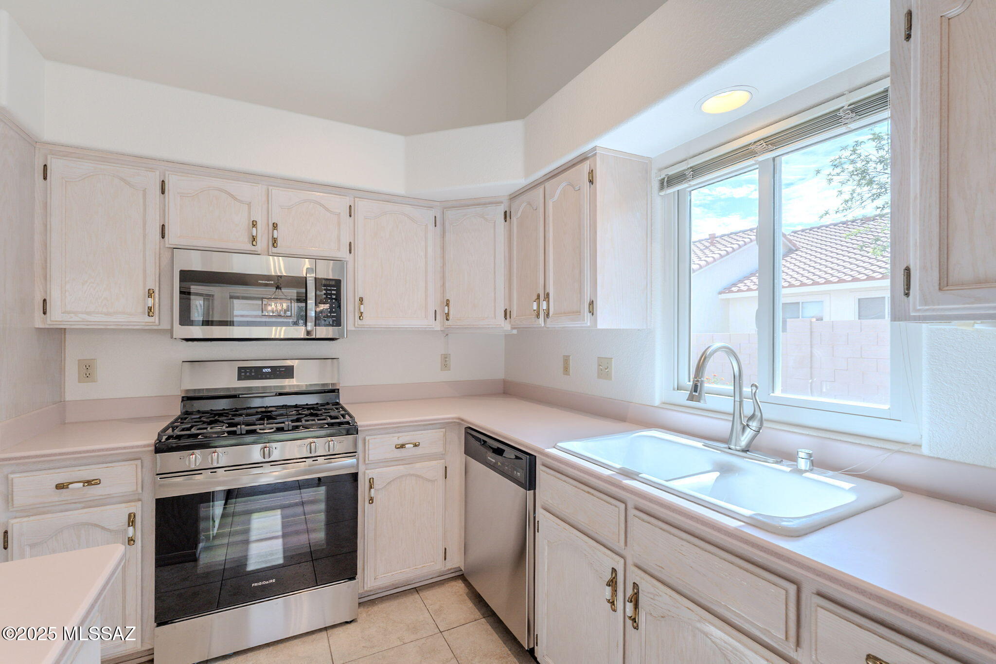 120 E Carolwood Drive