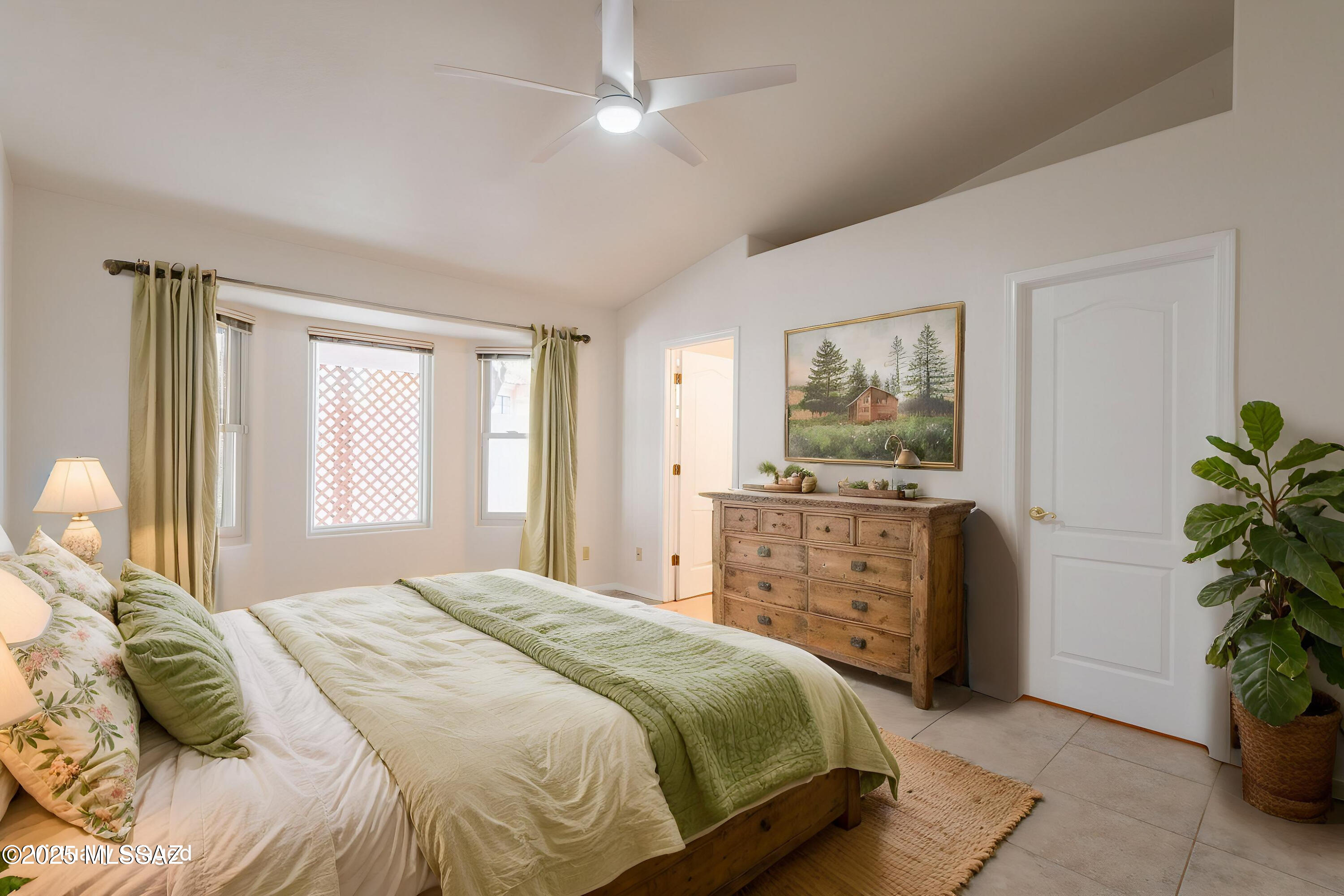 120 E Carolwood Drive