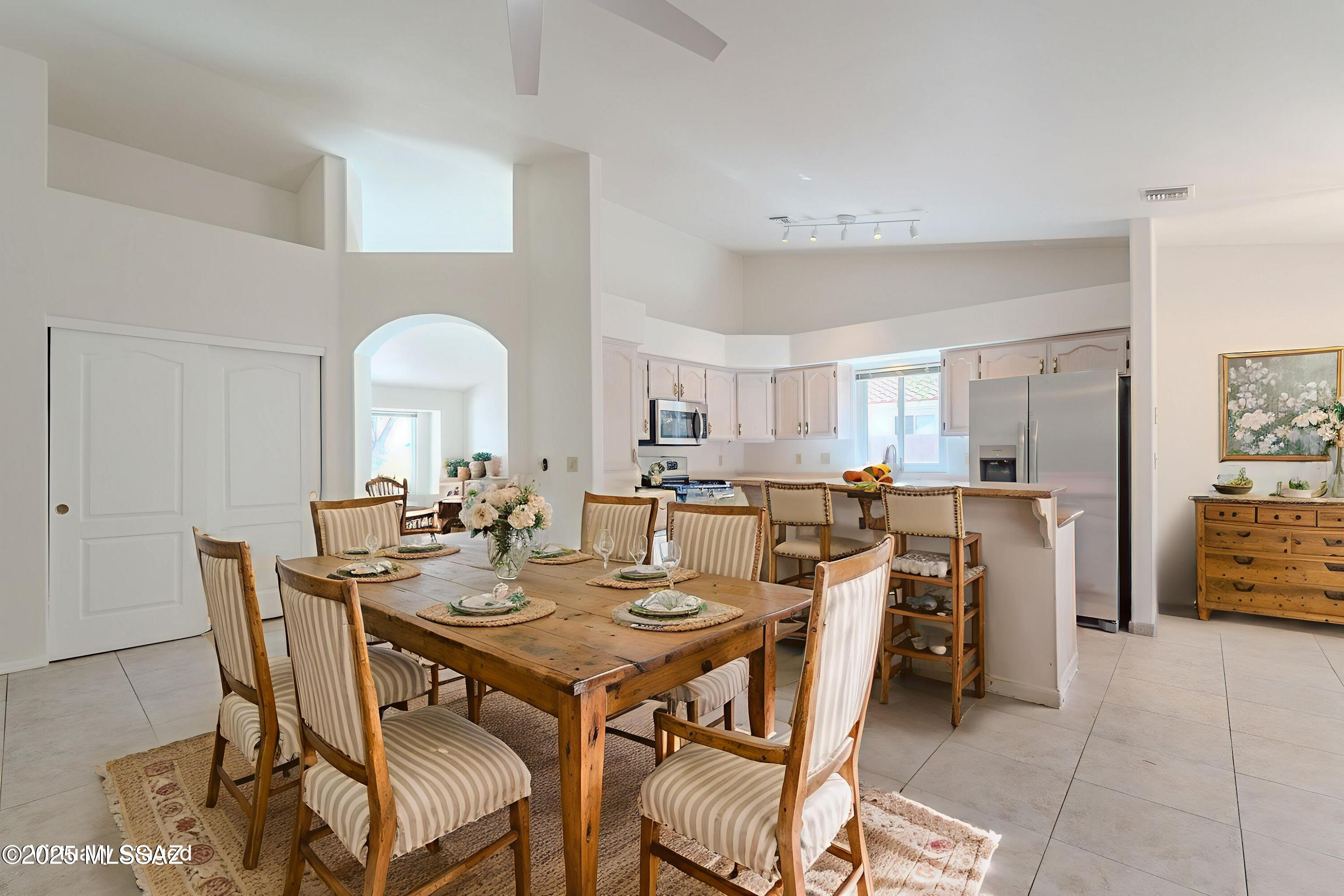 120 E Carolwood Drive