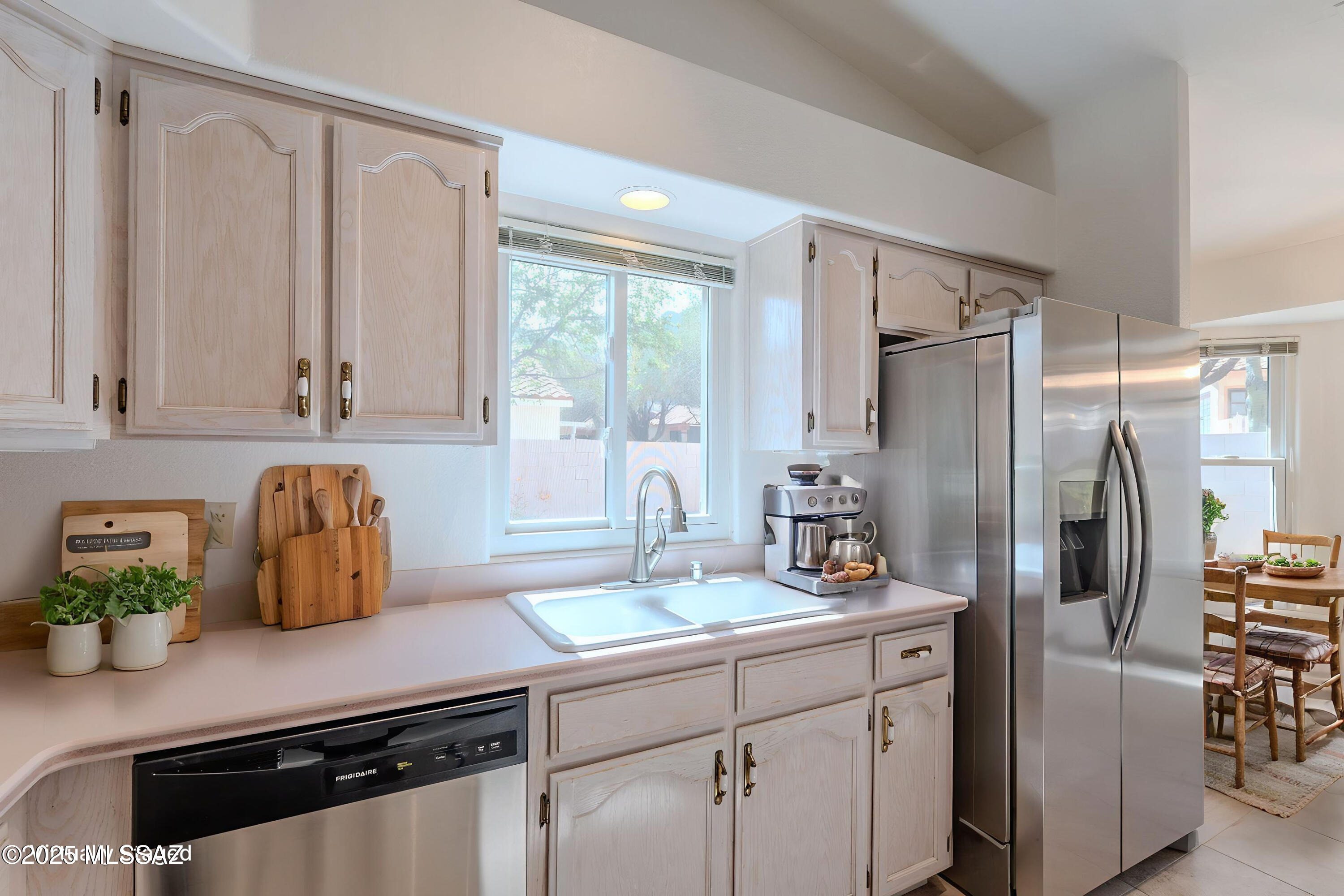 120 E Carolwood Drive