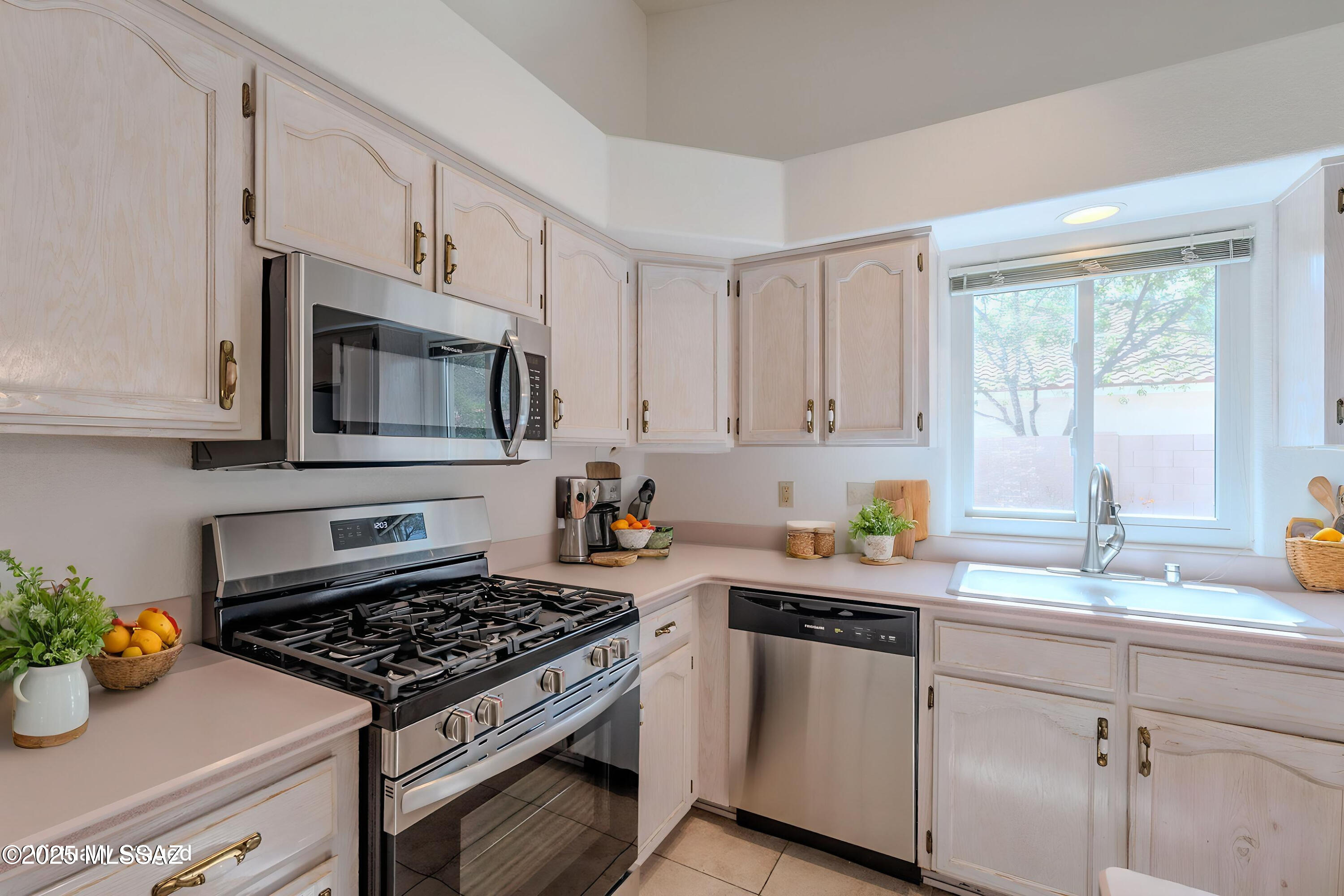 120 E Carolwood Drive