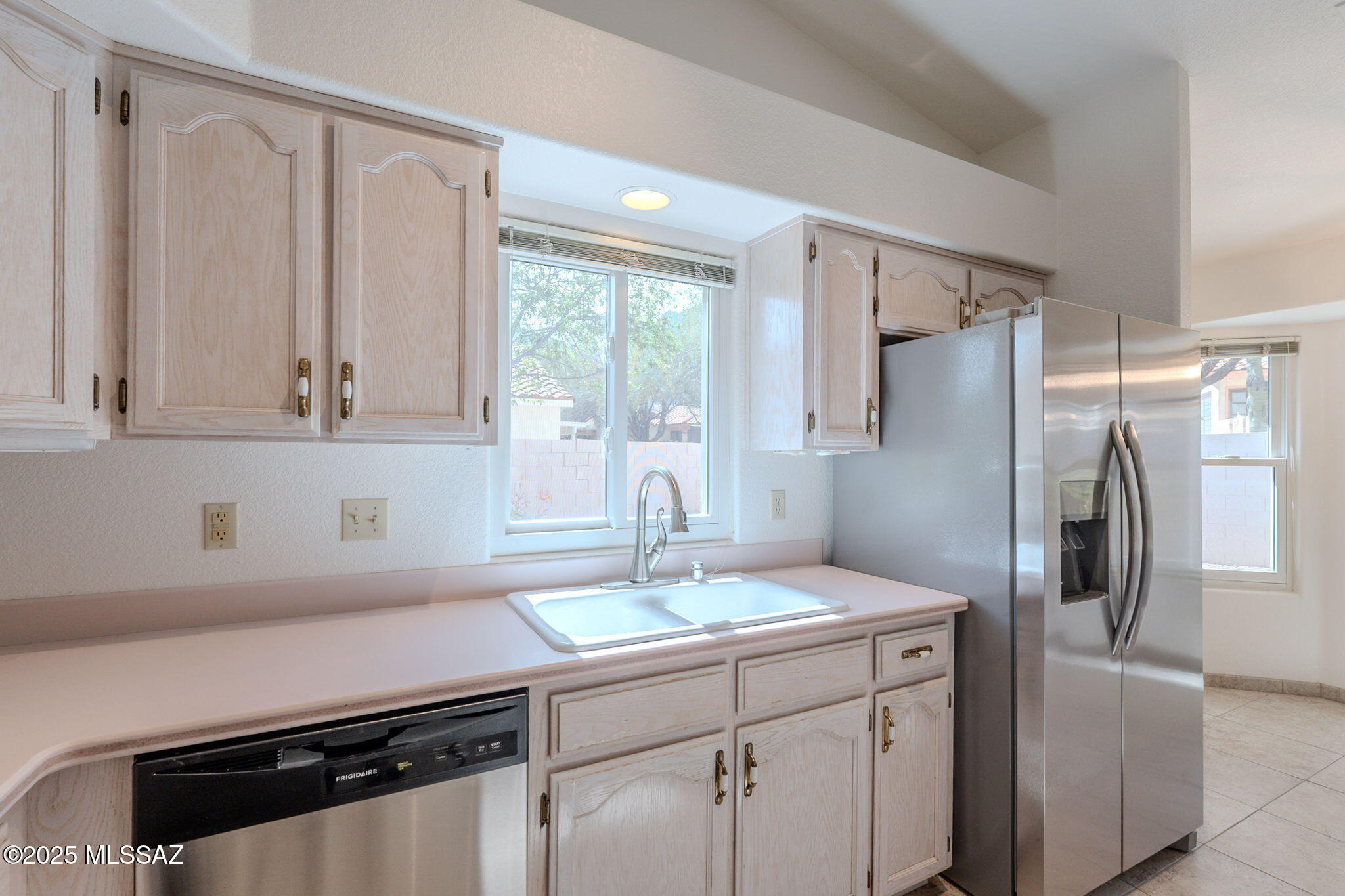 120 E Carolwood Drive