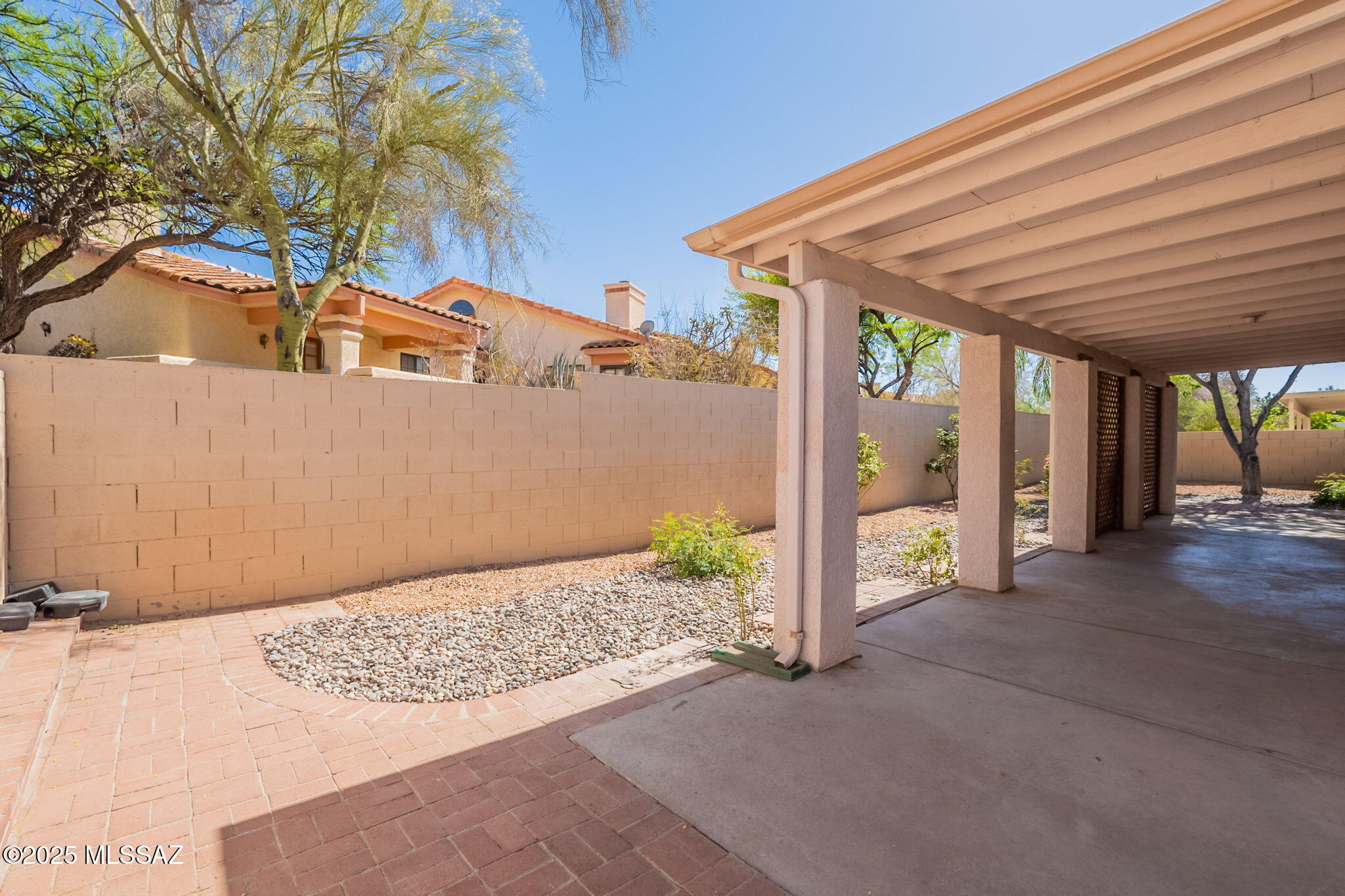 120 E Carolwood Drive