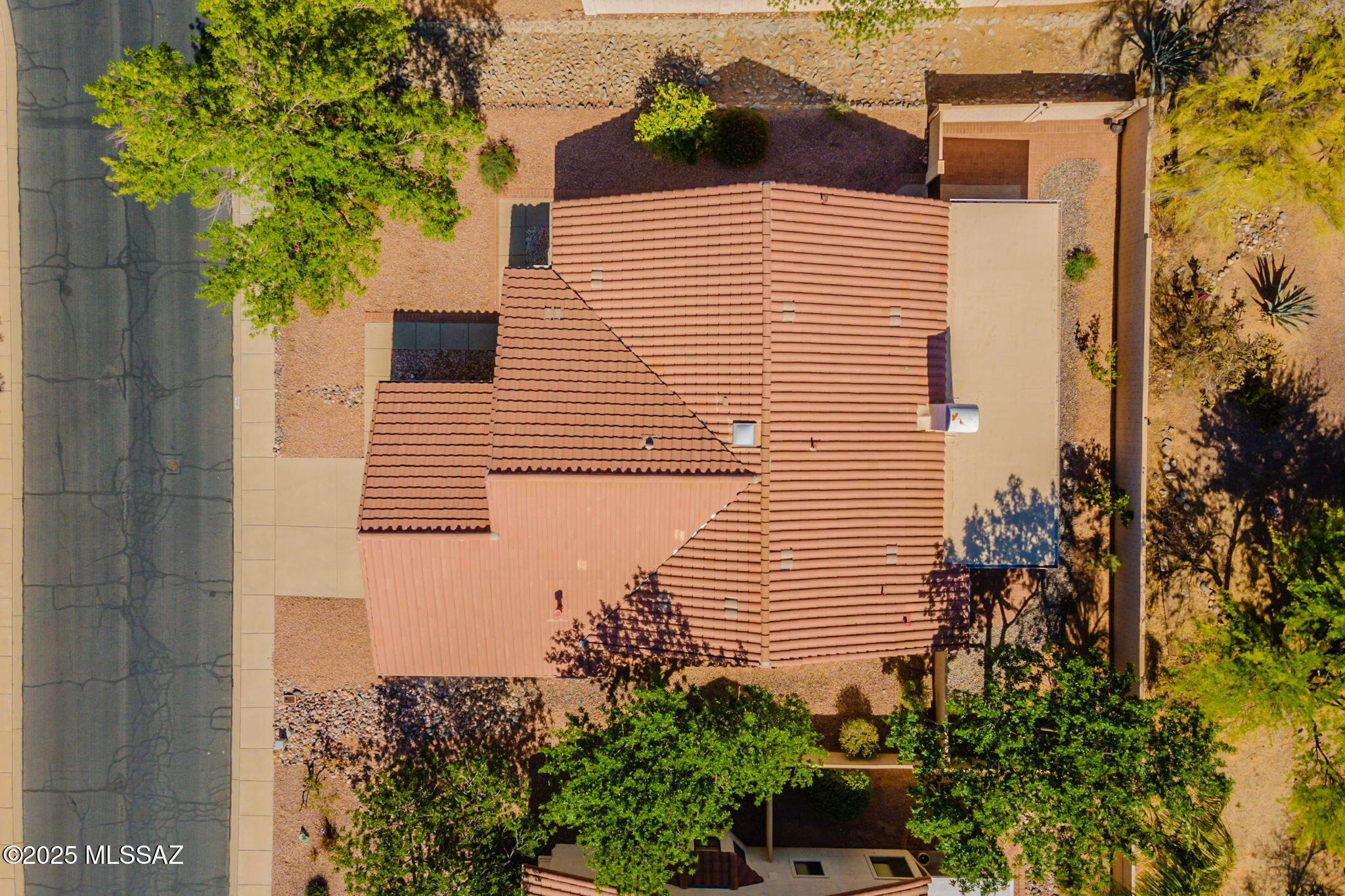 120 E Carolwood Drive