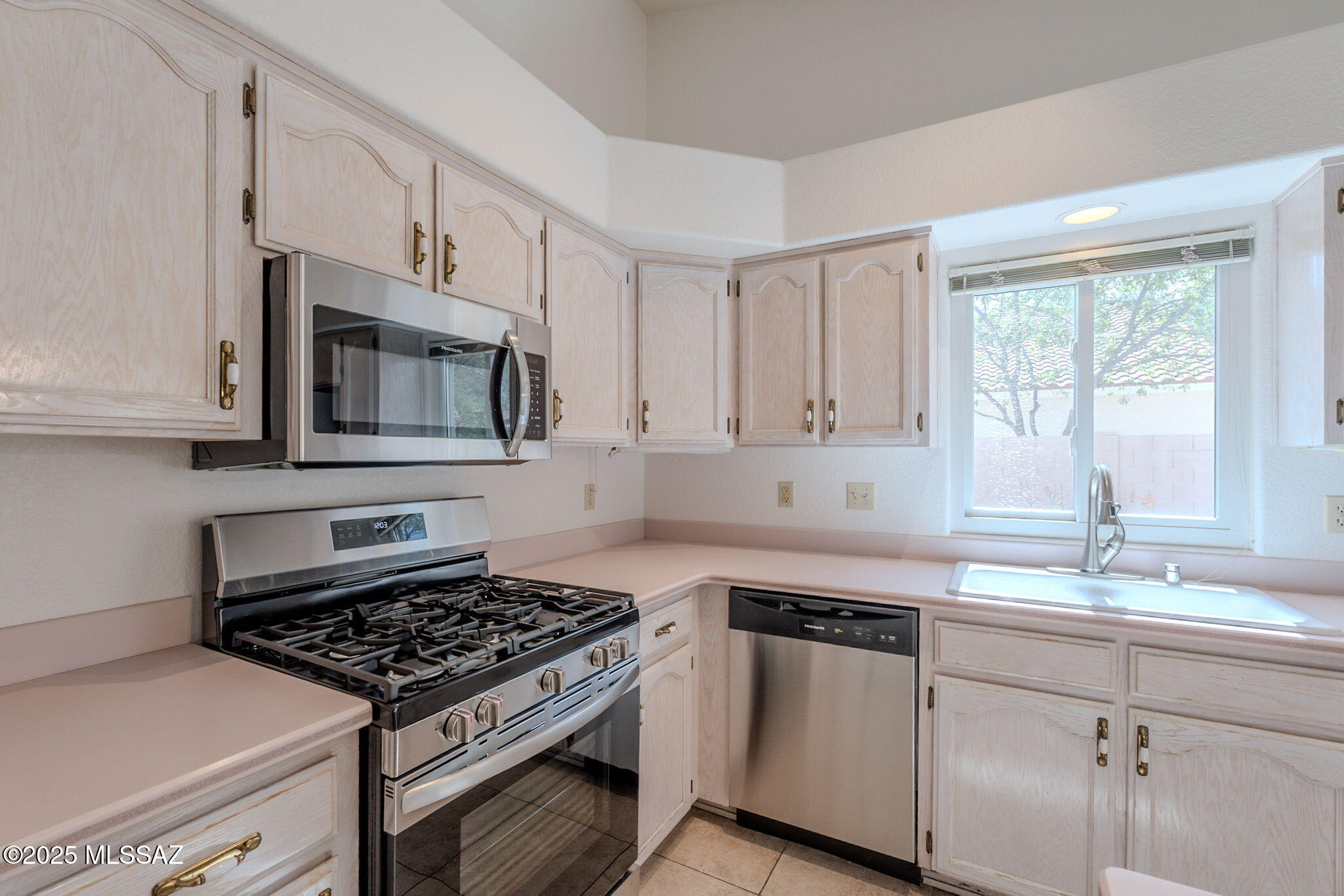 120 E Carolwood Drive