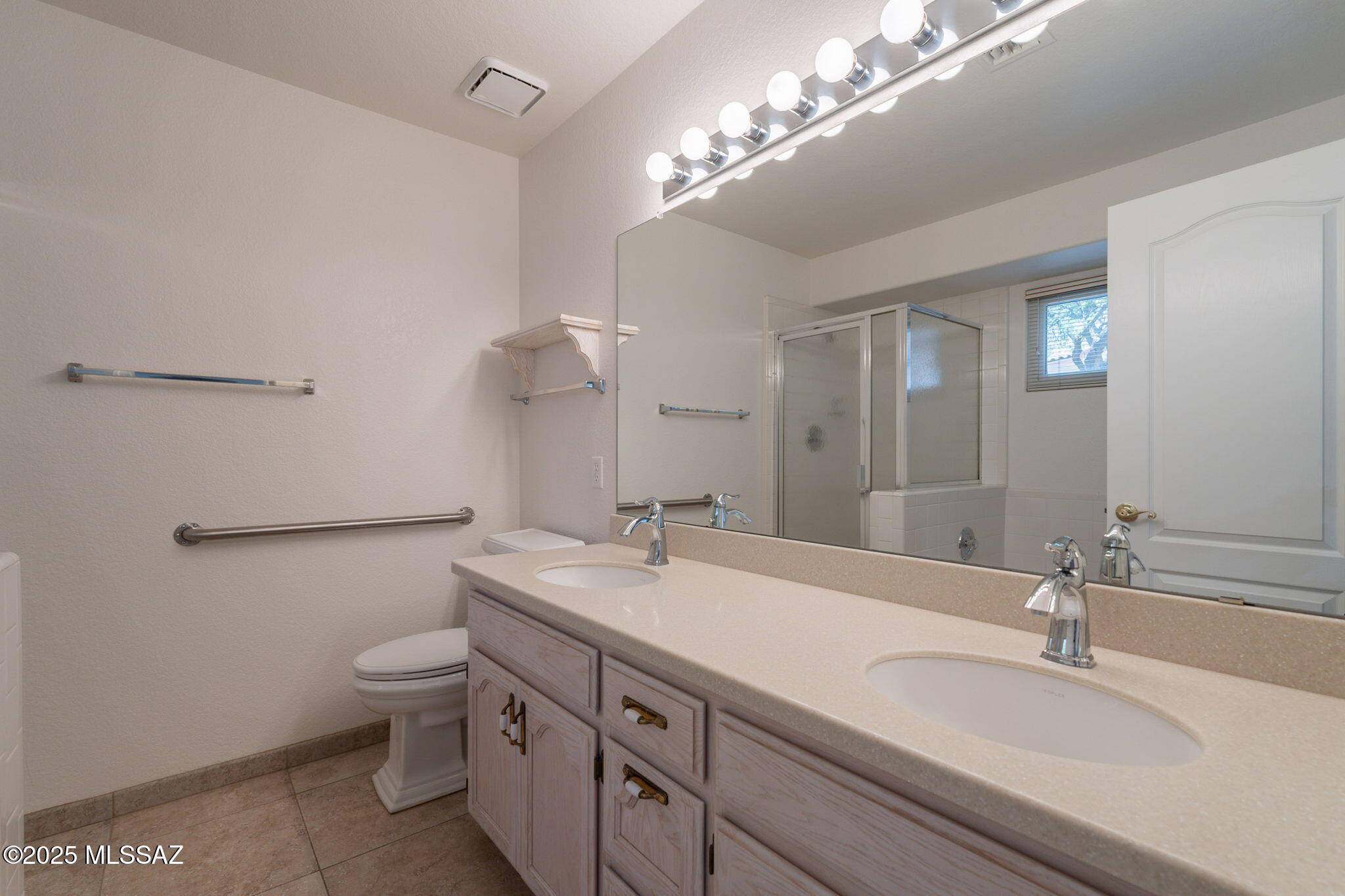 120 E Carolwood Drive