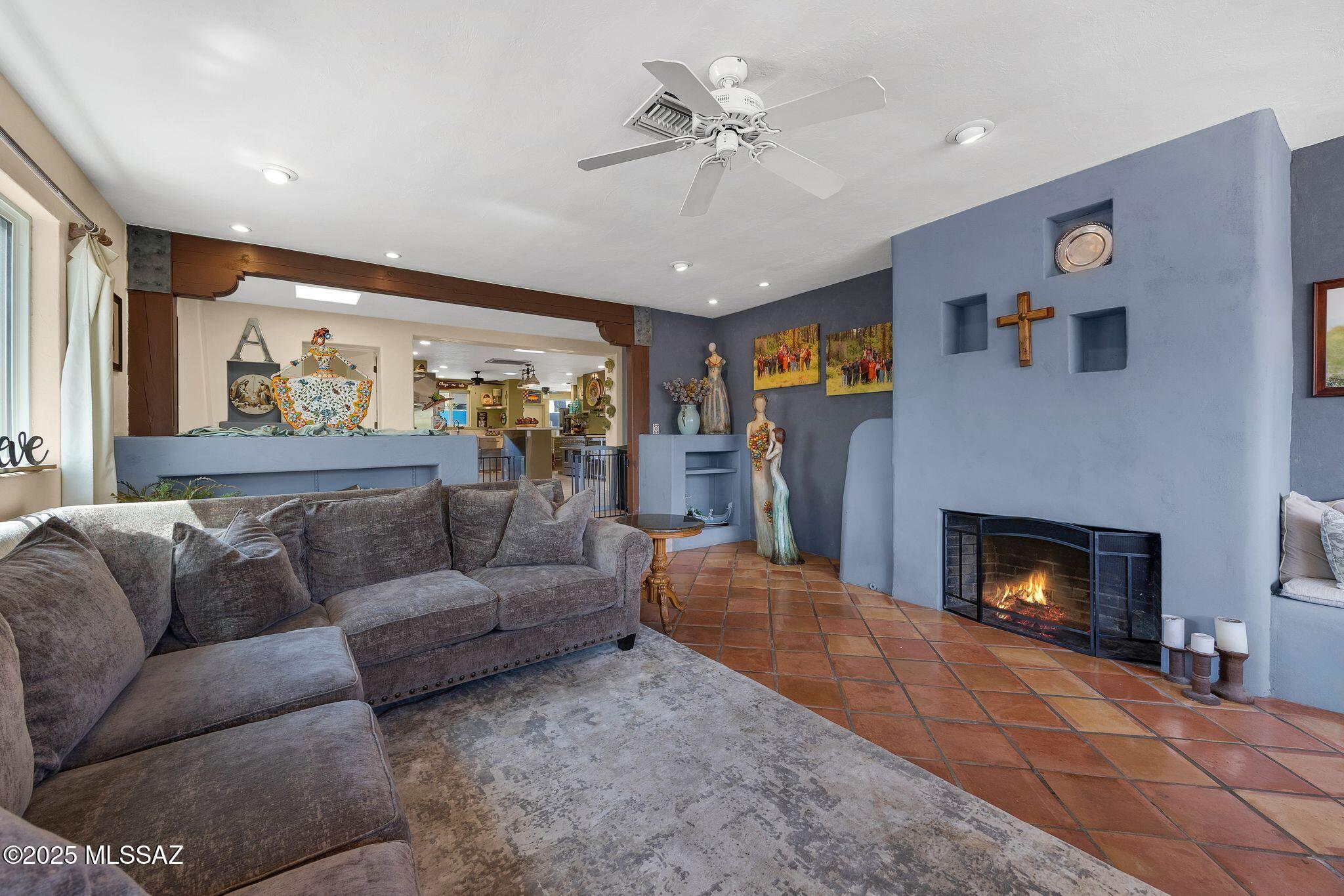 801 N Catalina Avenue